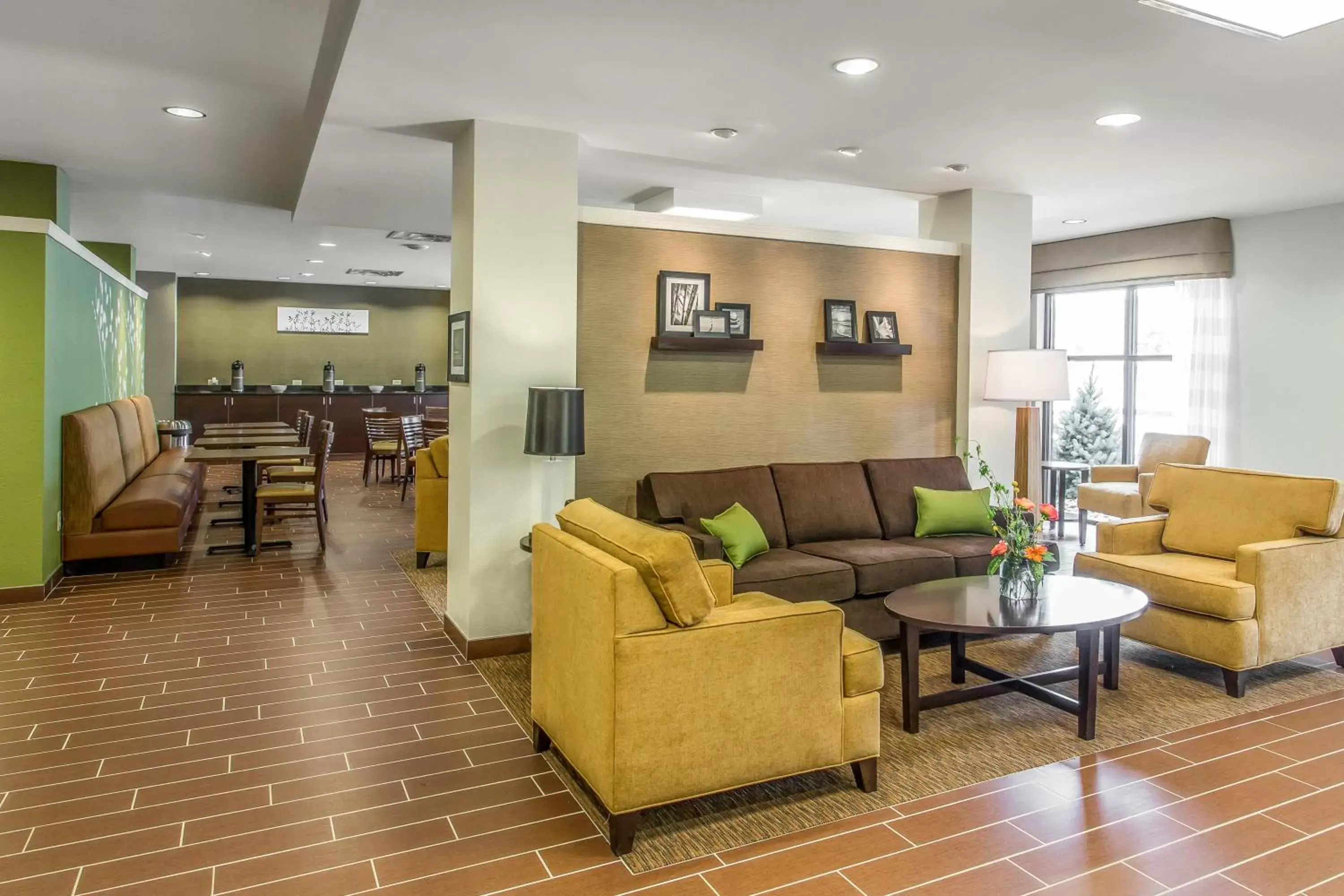 Communal lounge/ TV room, Lobby/Reception in Sleep Inn & Suites Dayton