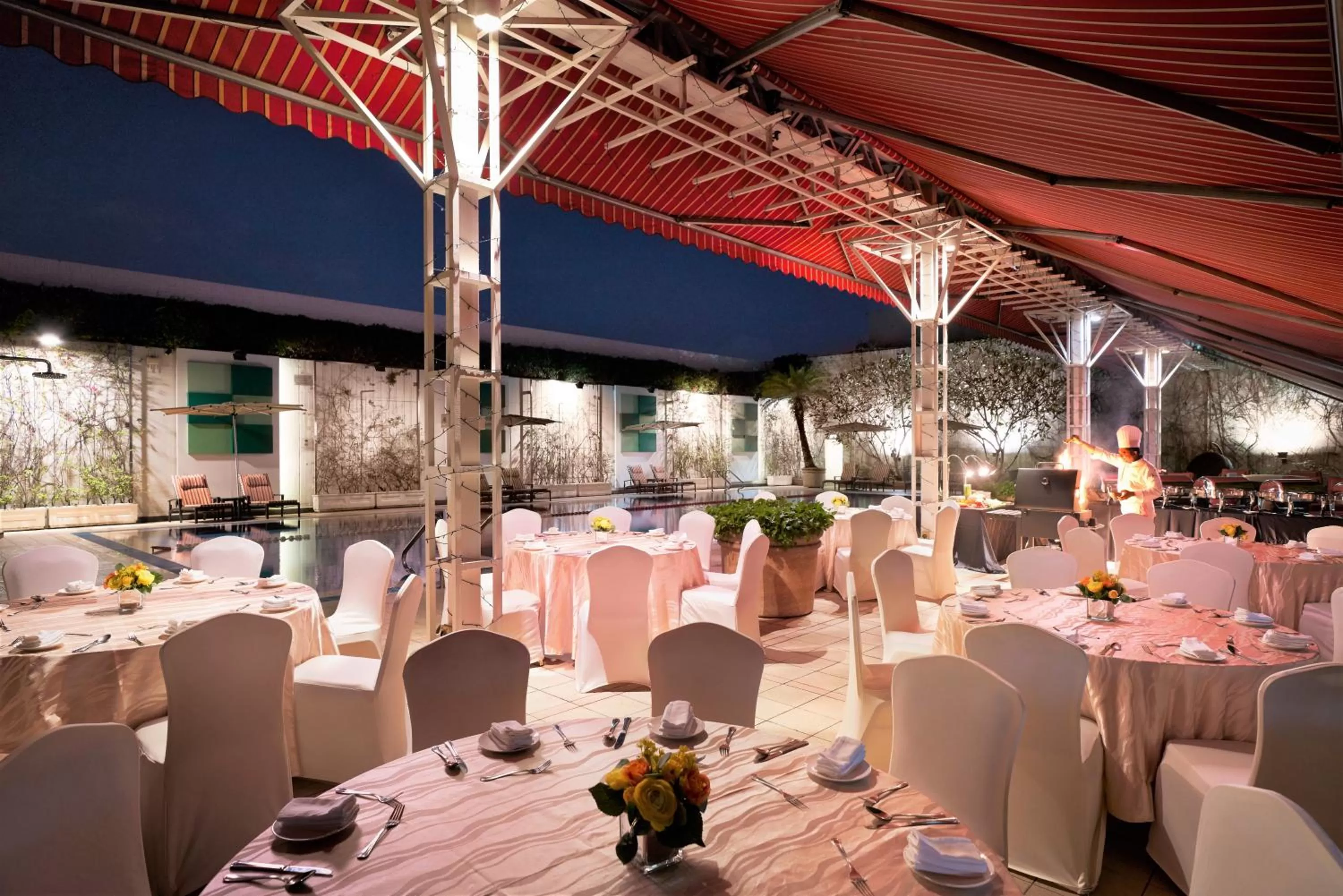 Restaurant/places to eat in Holiday Inn Singapore Orchard City Centre by IHG