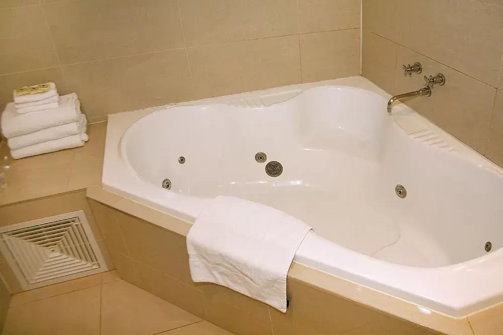 Bathroom in Footscray Motor Inn and Serviced Apartments