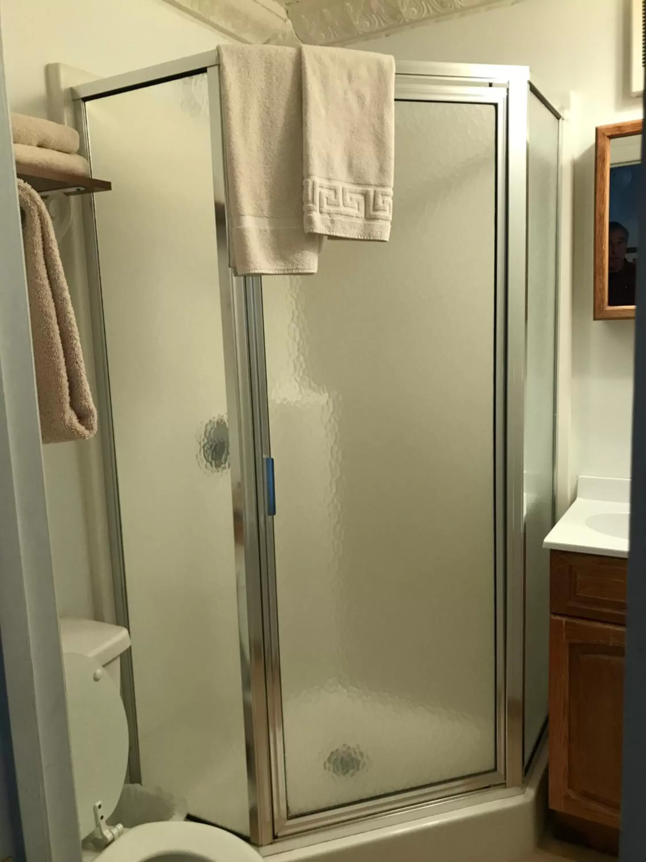 Queen Room in Maple Hill Farm Bed & Breakfast Queen Room in Maple Hill Farm Bed & Breakfast