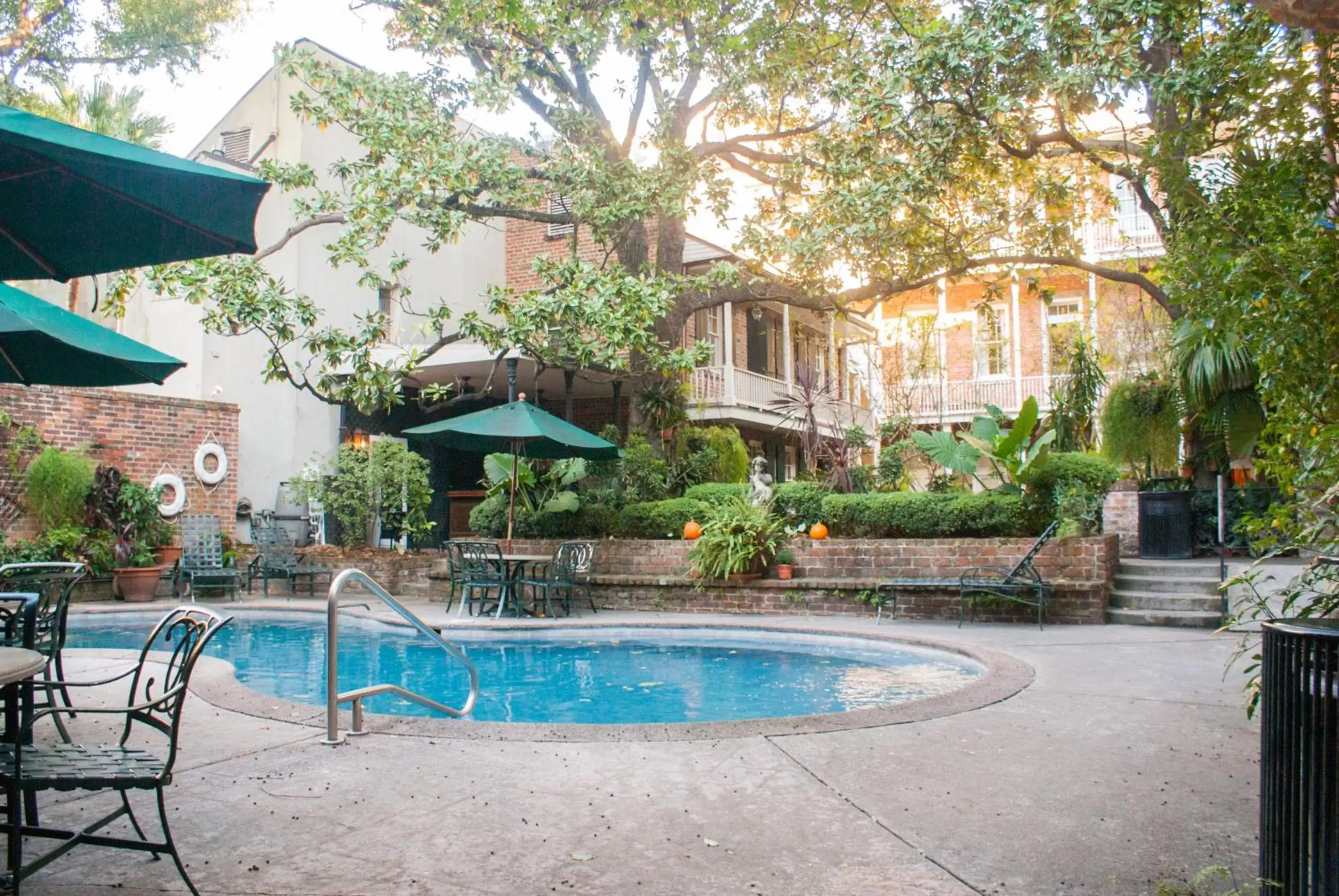 Swimming Pool in Place D'Armes Hotel