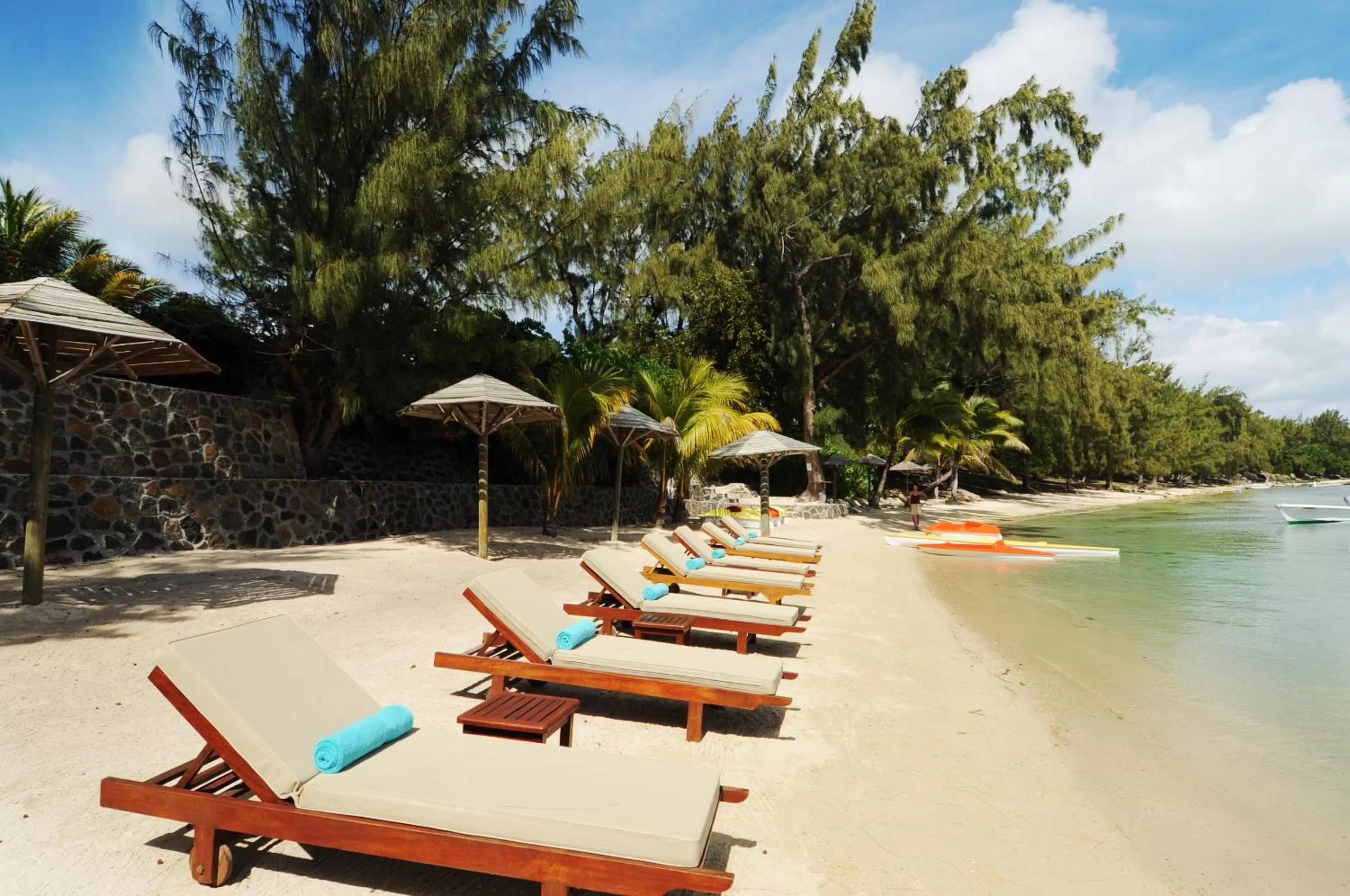 Facade/entrance in Coin de Mire Attitude