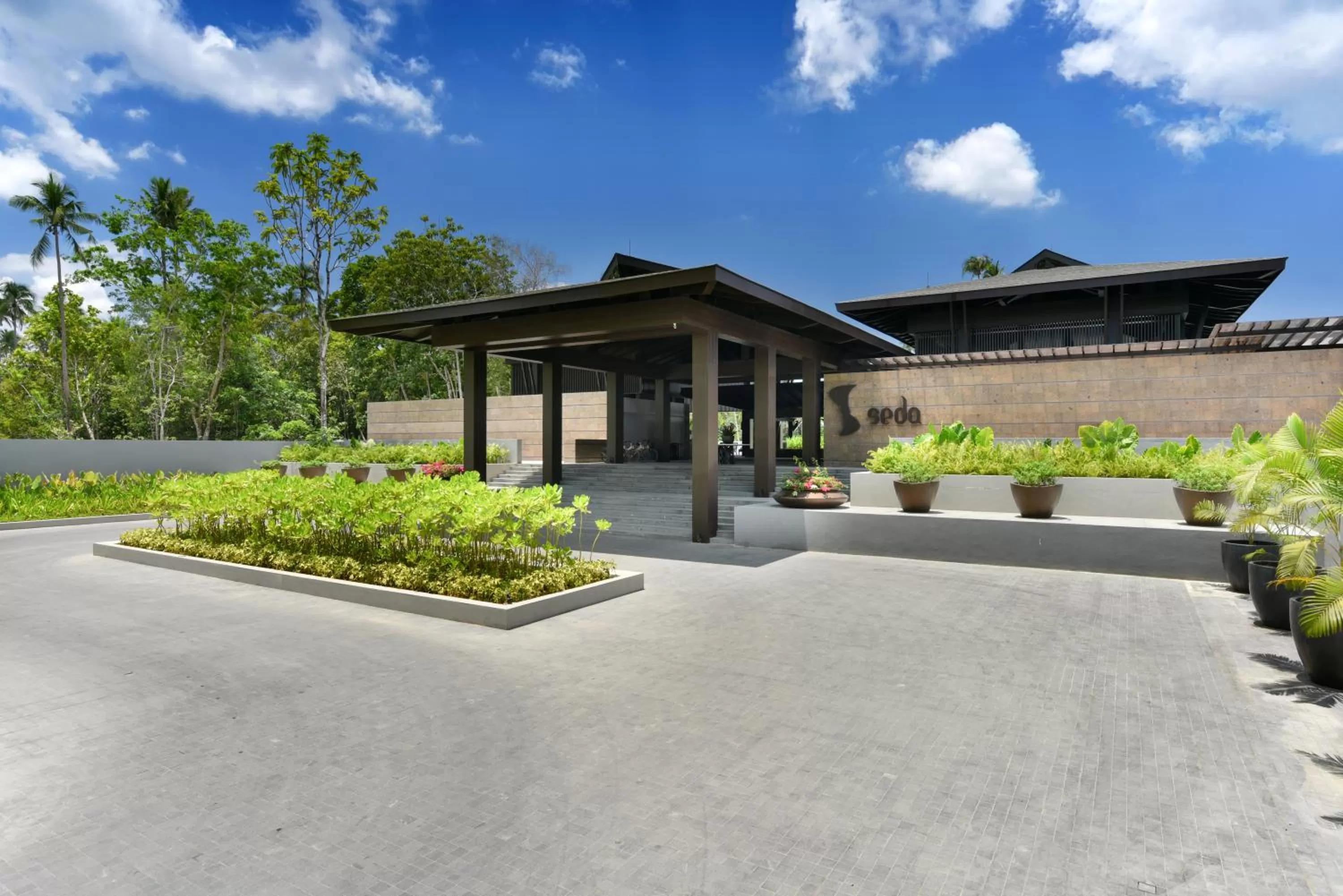 Facade/entrance in Seda Lio