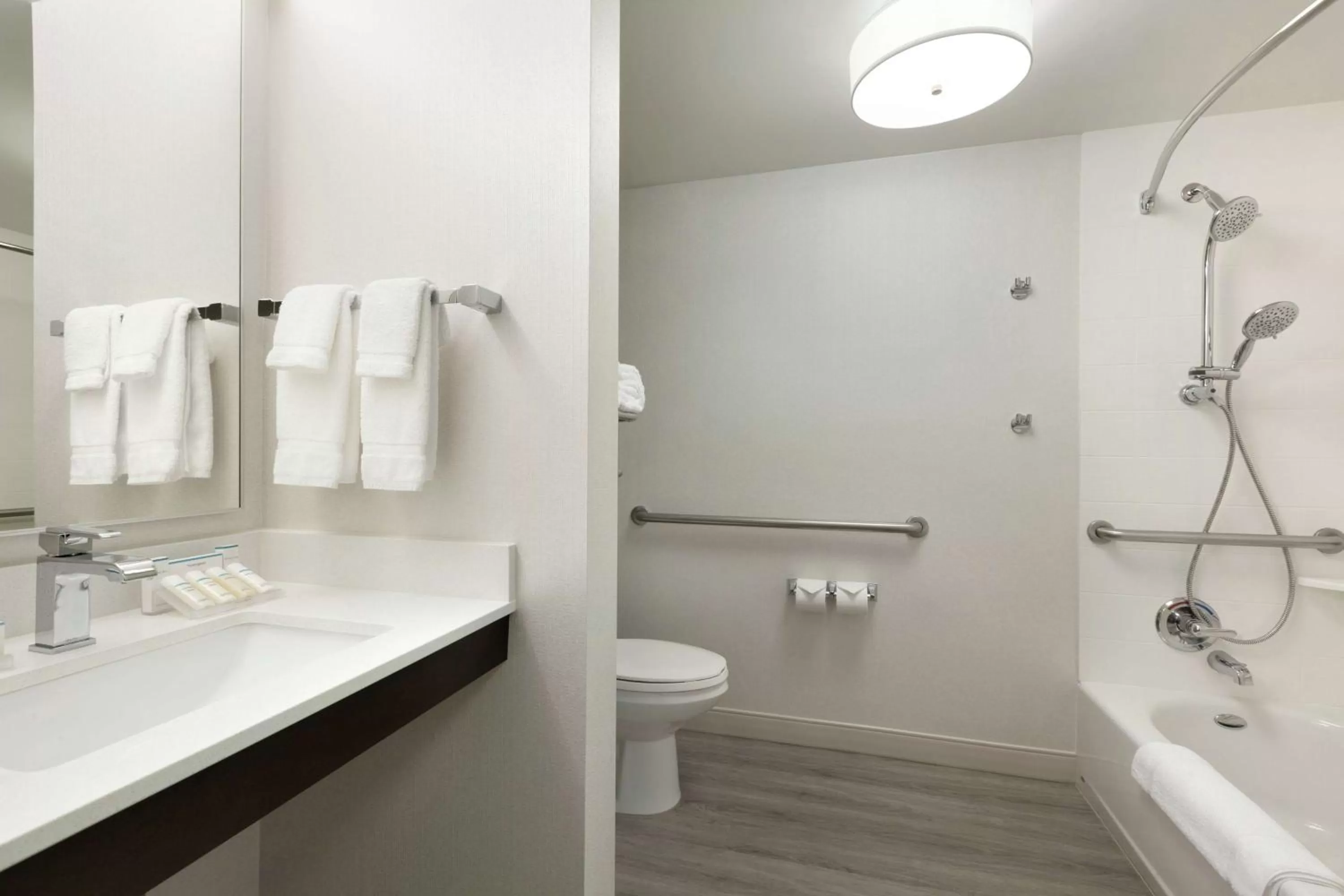 Bathroom in Hilton Garden Inn Cupertino