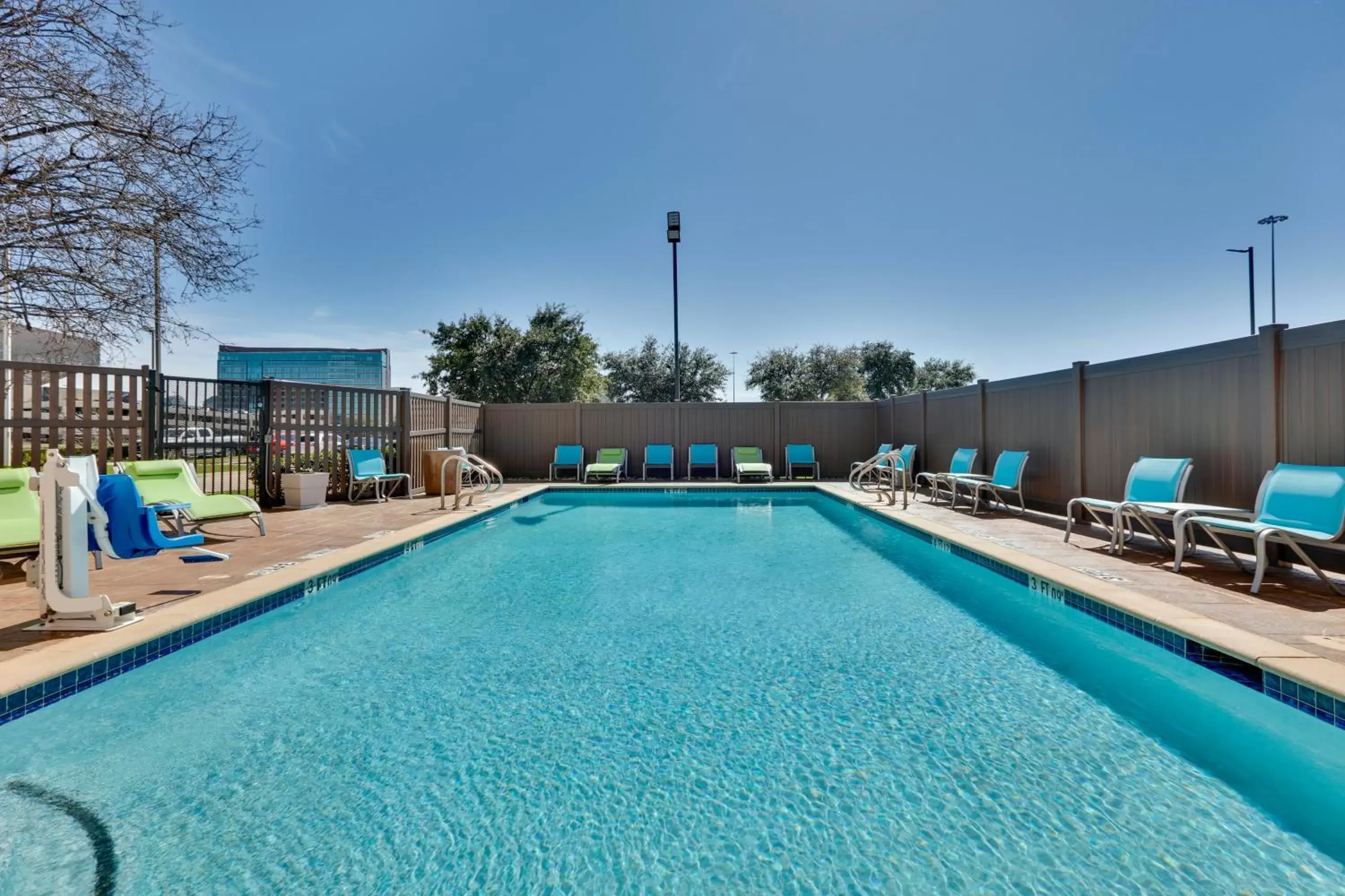 Swimming Pool in Holiday Inn Express Hotel & Suites - Irving Convention Center - Las Colinas, an IHG Hotel