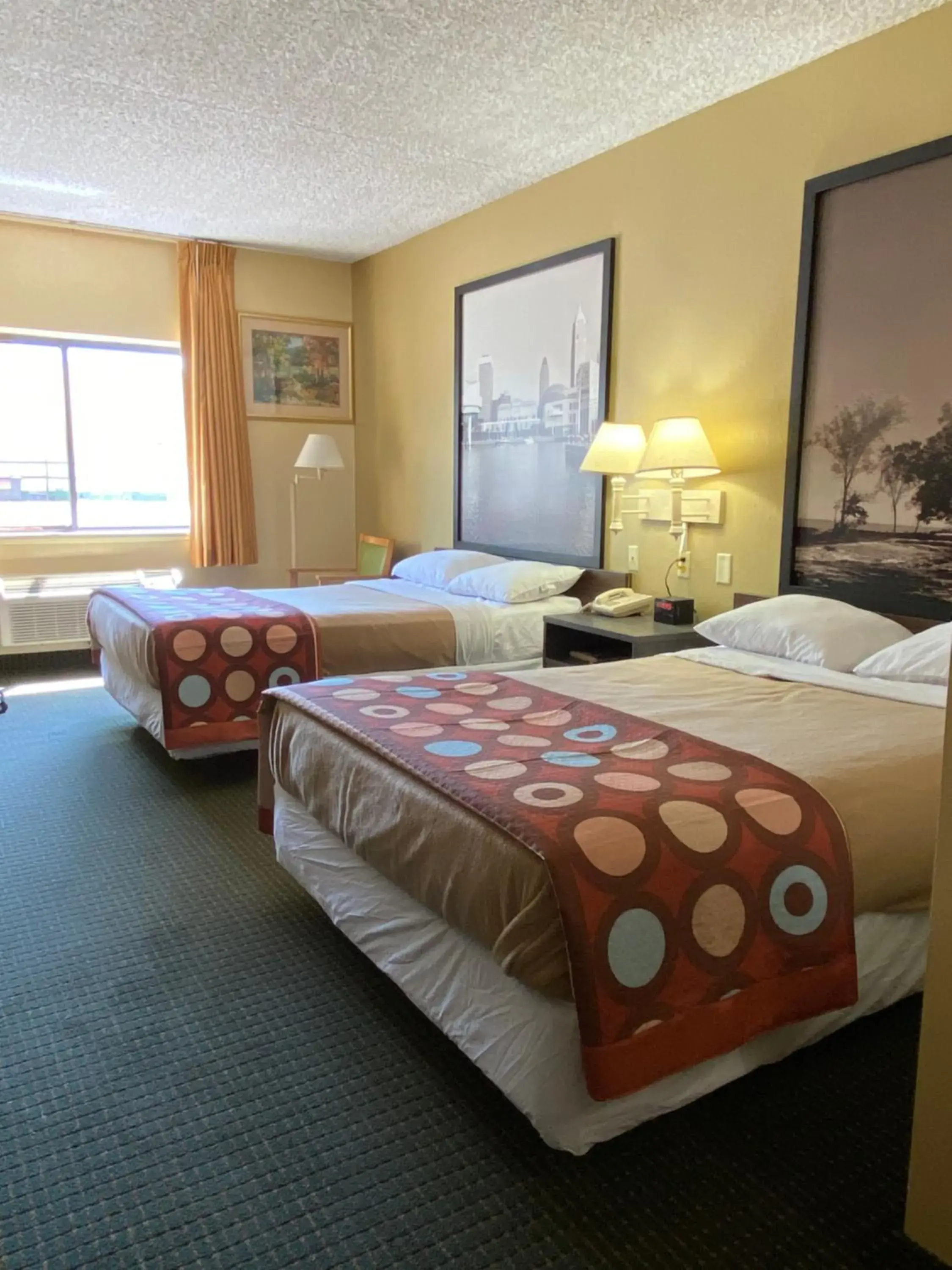 Bed in Super 8 by Wyndham Port Clinton