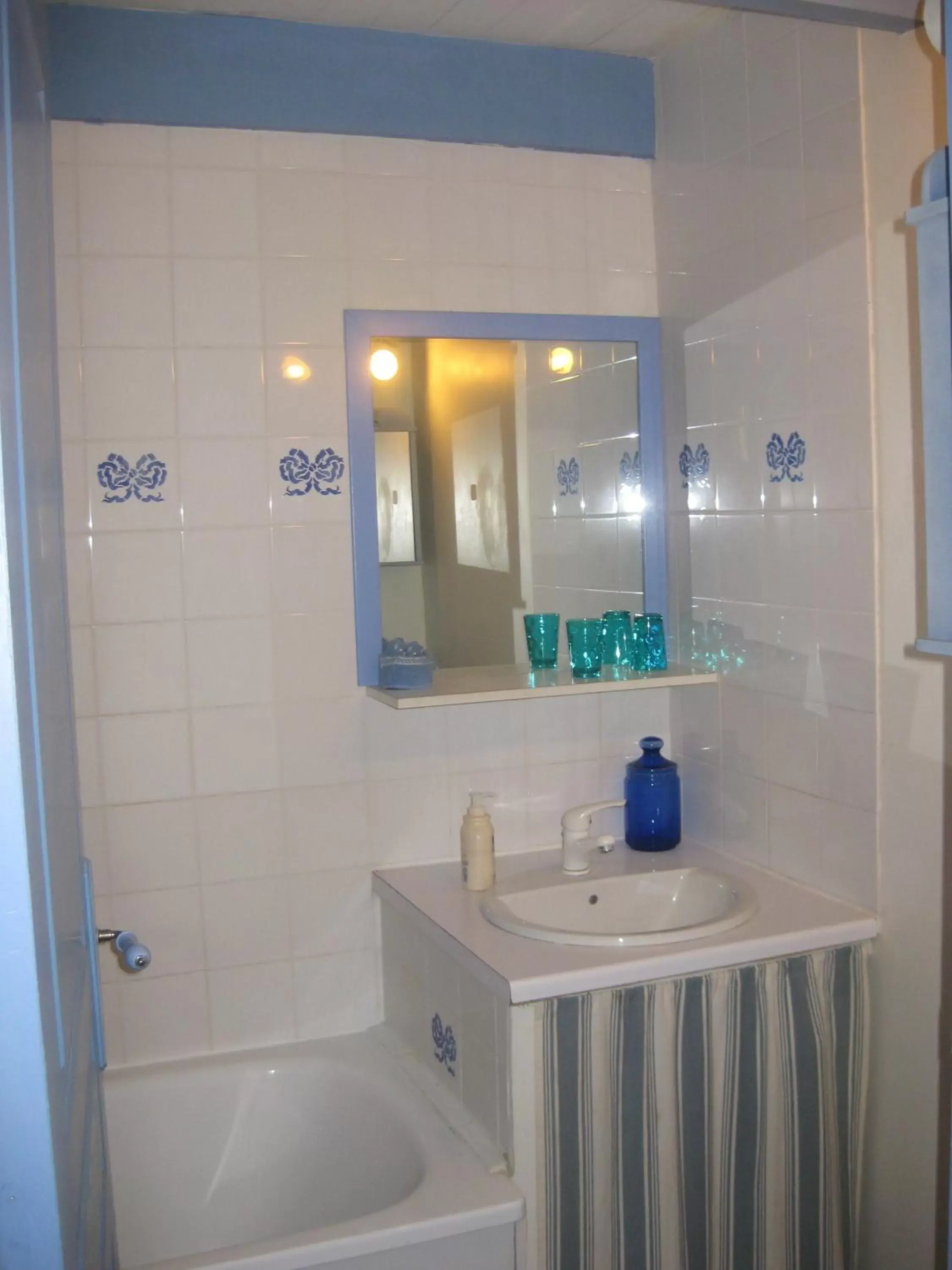 Bathroom in Chambres d'Hôtes Aux Tournesols
