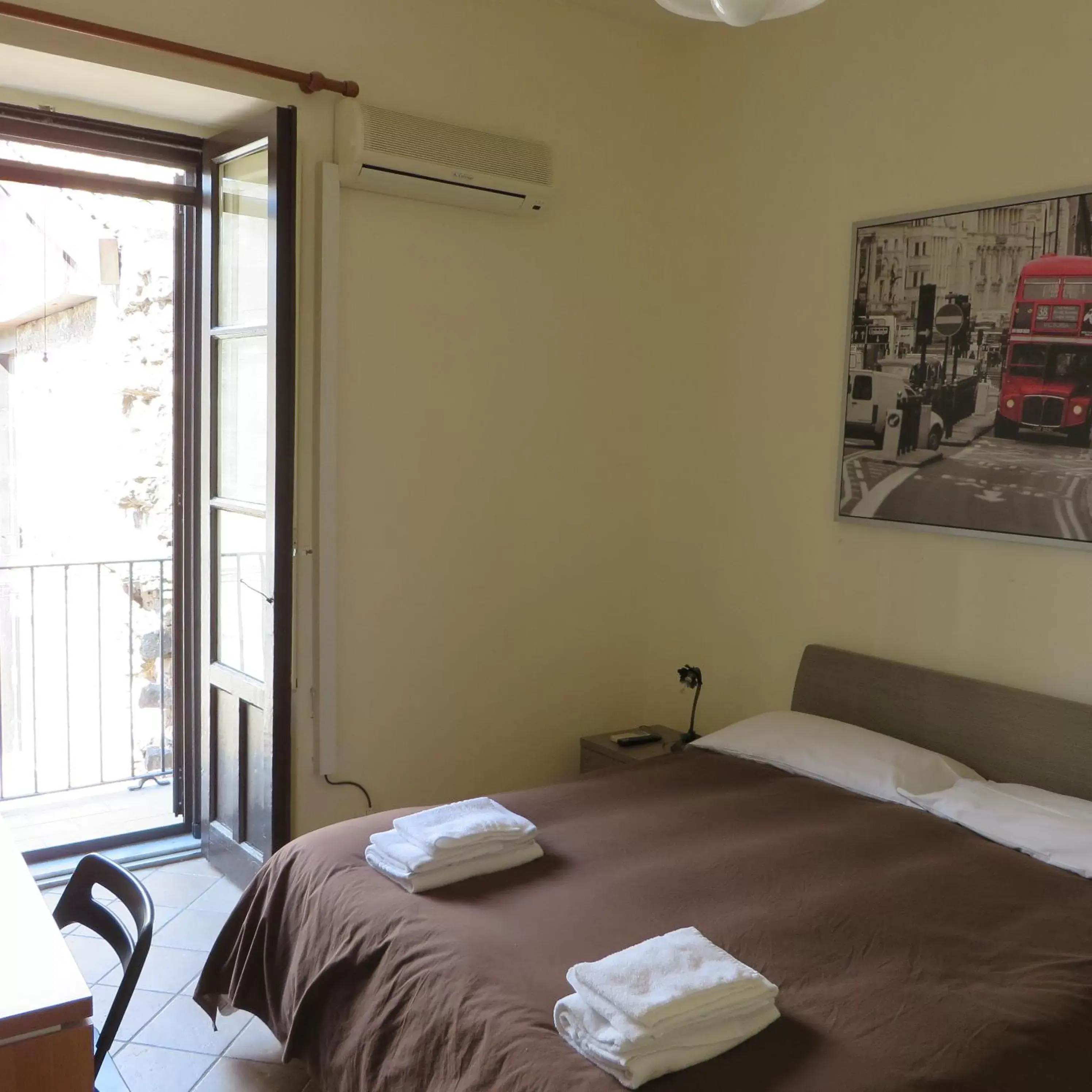 Bedroom, Bed in B&B al Teatro Massimo