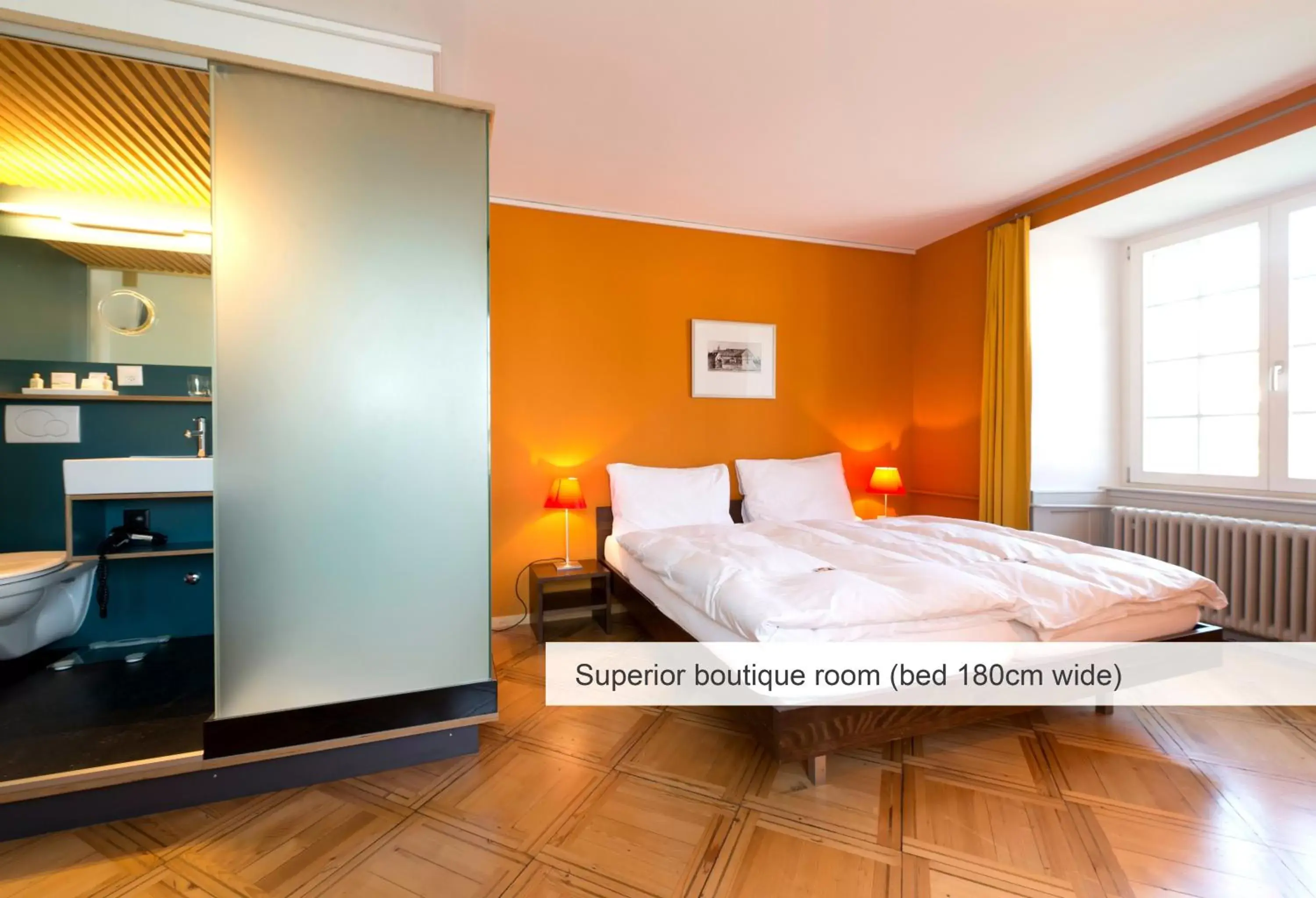 Bedroom, Bed in Hotel an der Aare Swiss Quality