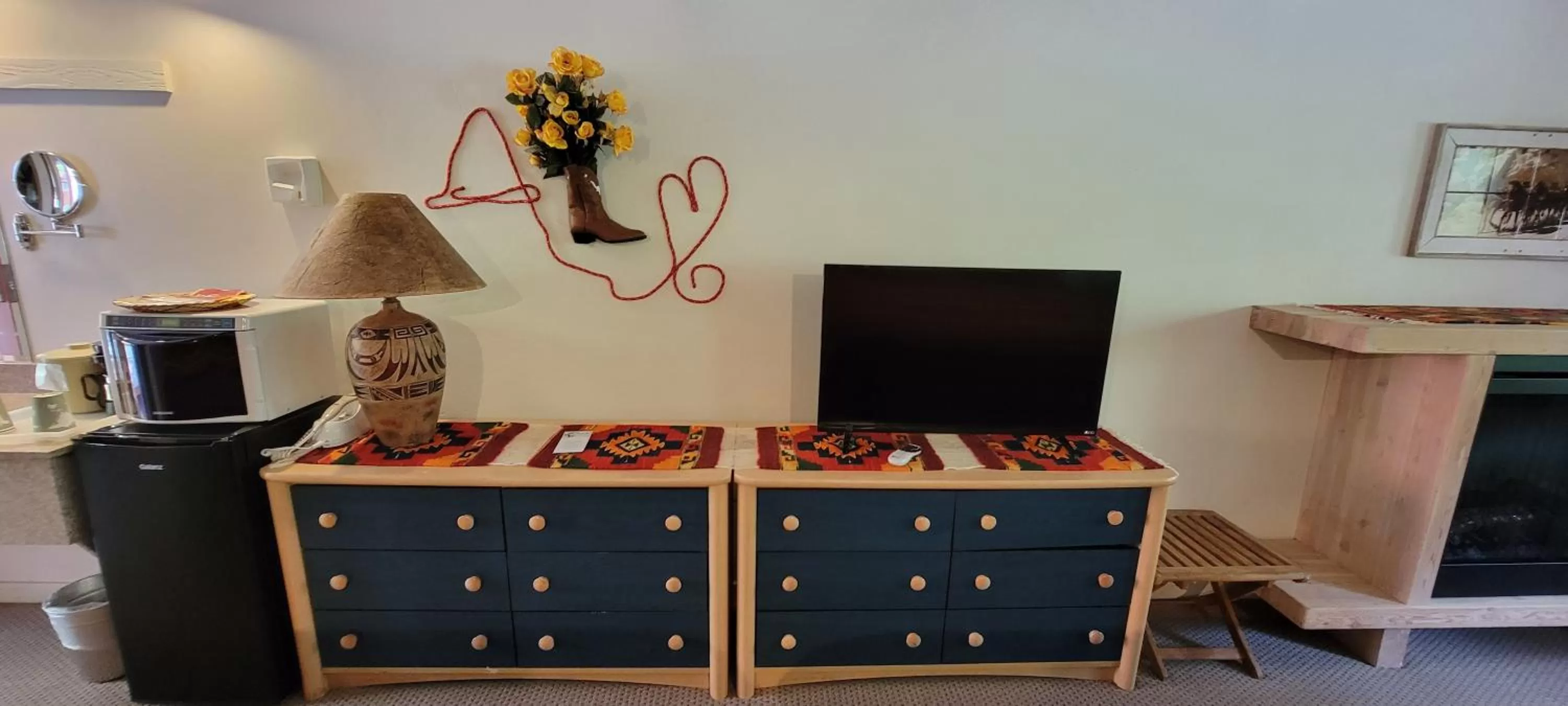 Bedroom in Hot Springs Inn