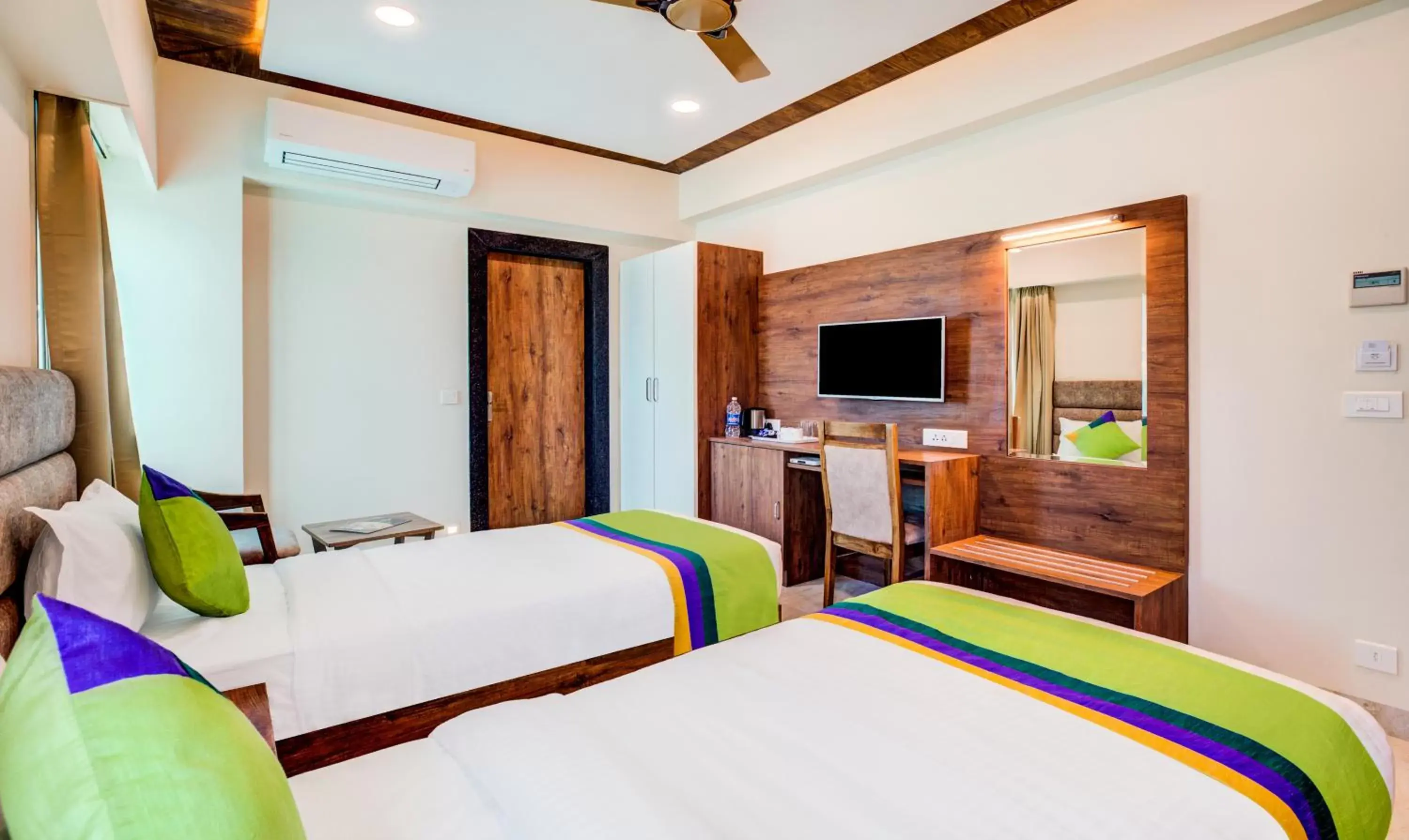 Standard Double or Twin Room - single occupancy in Opulence Inn - 500 Meters From Railway Station Standard Double or Twin Room - single occupancy in Opulence Inn - 500 Meters From Railway Station