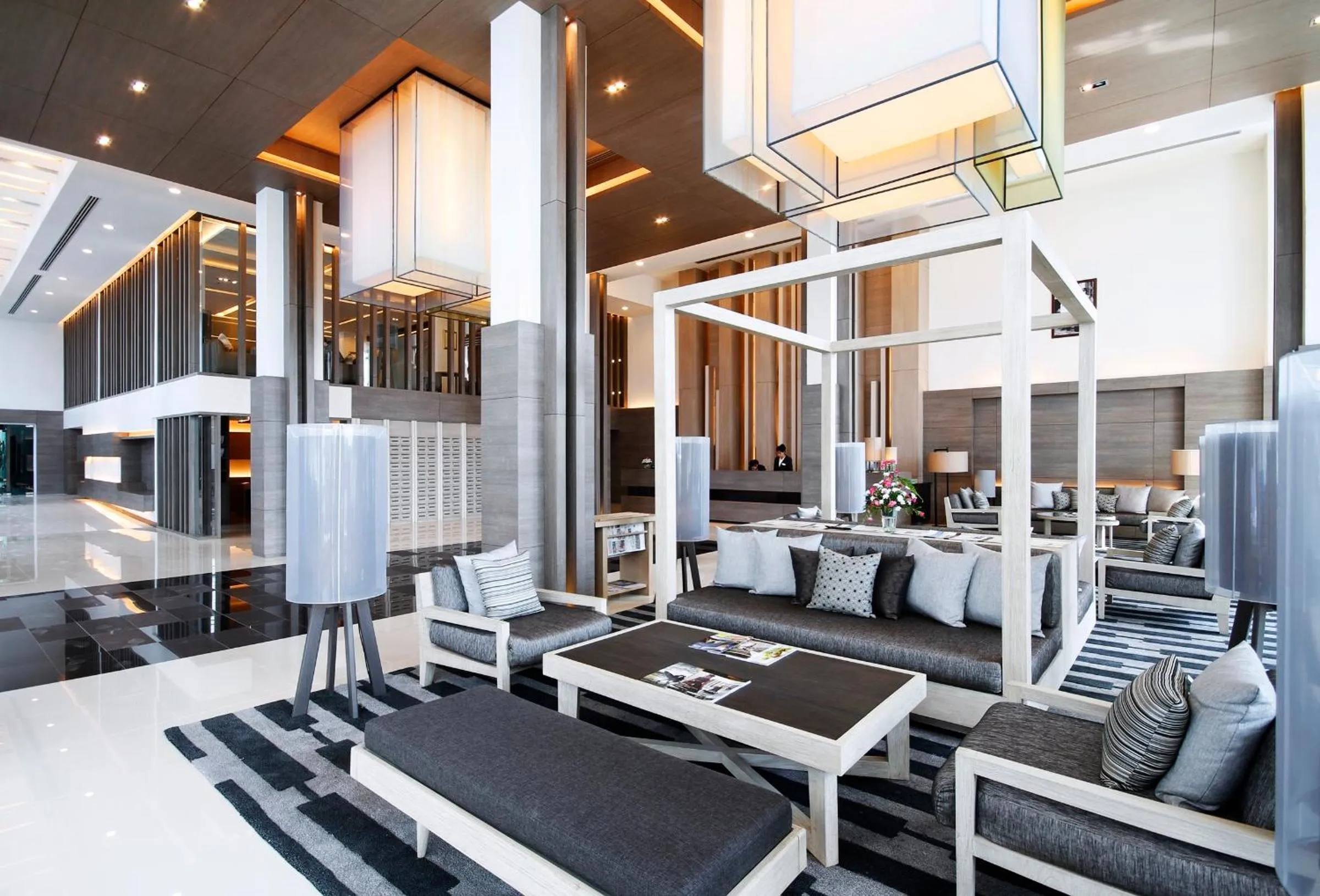 Lobby or reception in Classic Kameo Hotel & Serviced Apartments, Ayutthaya