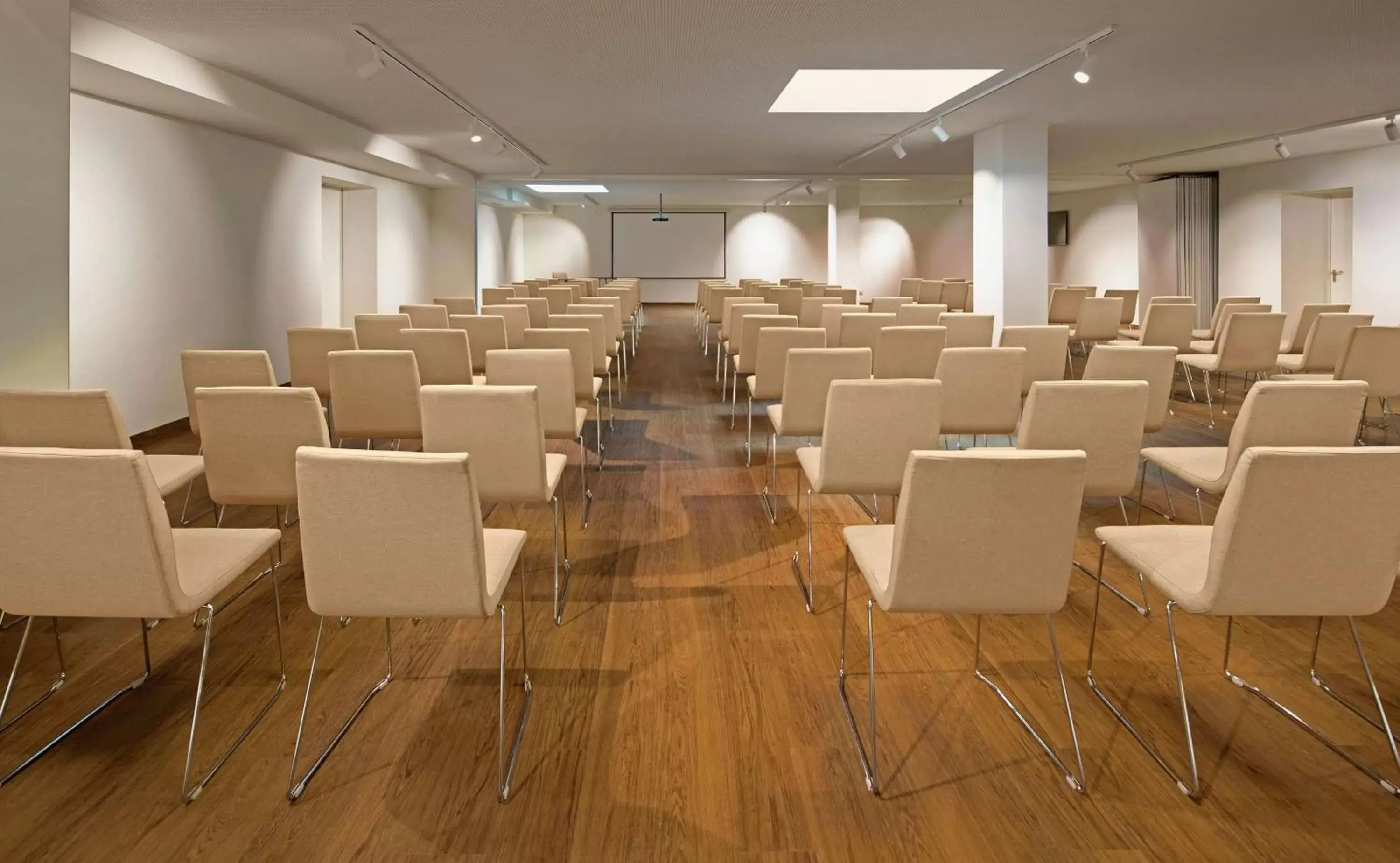 Meeting/conference room in Boeira Garden Hotel Porto Gaia, Curio Collection by Hilton