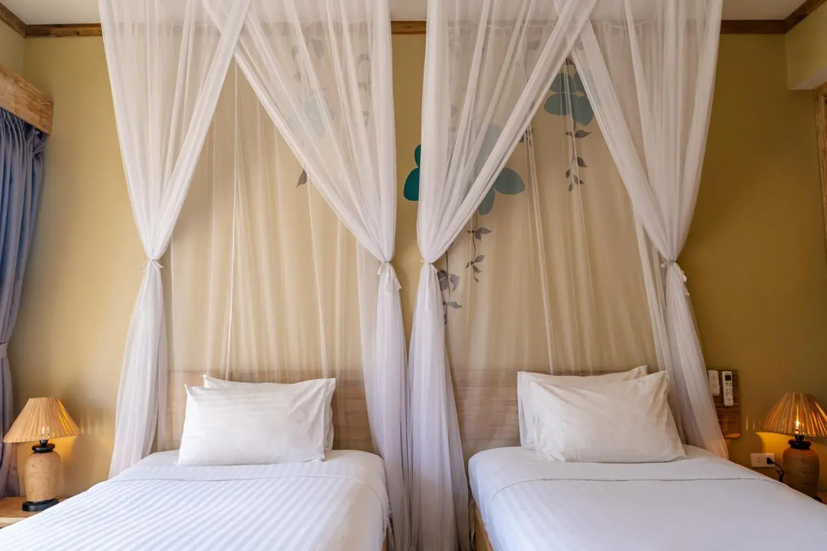 Bed in Lahana Resort Phu Quoc & Spa