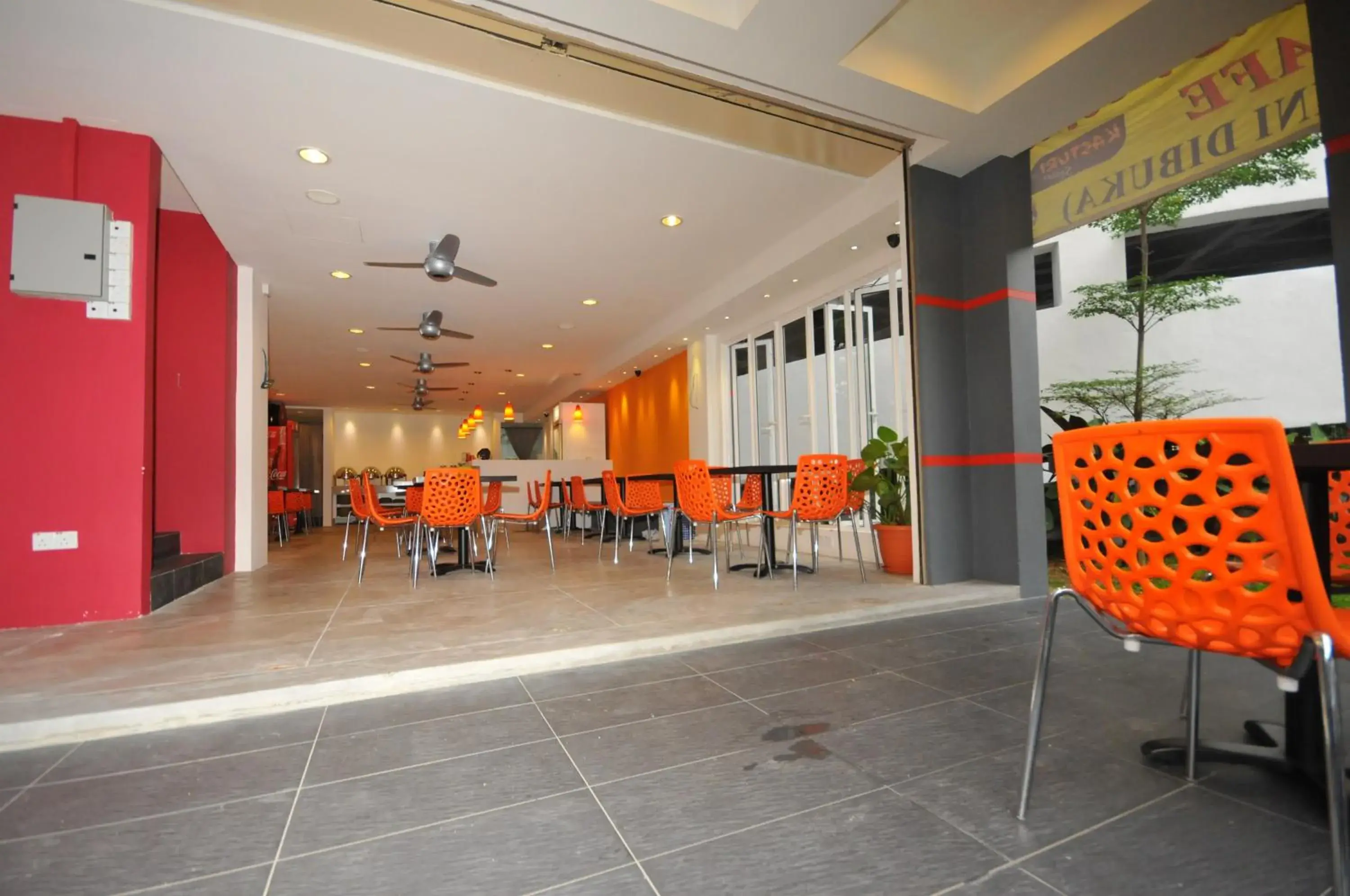 Restaurant/Places to Eat in M Design Hotel - Pandan Indah