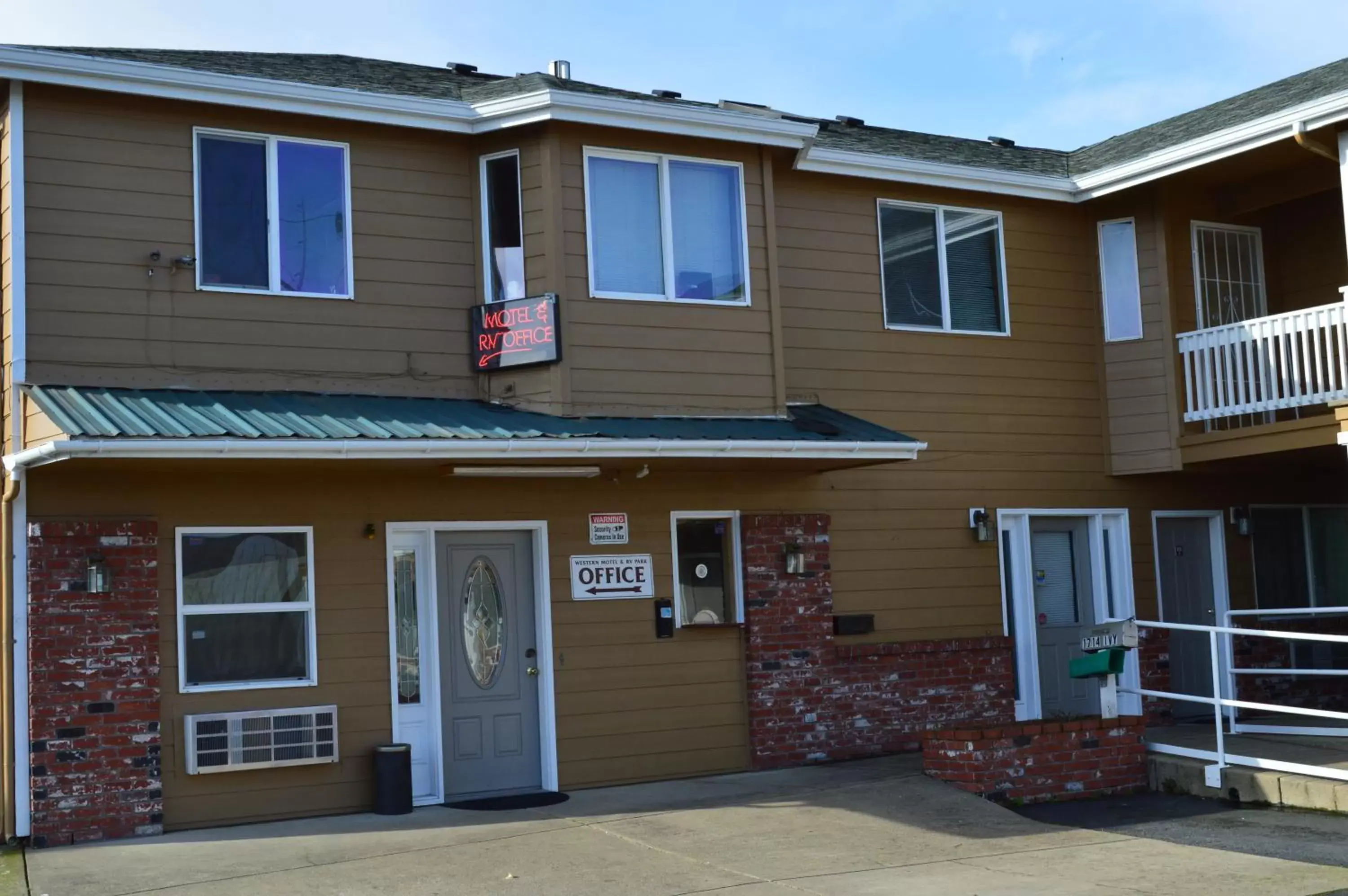 Property Building in Western Motel