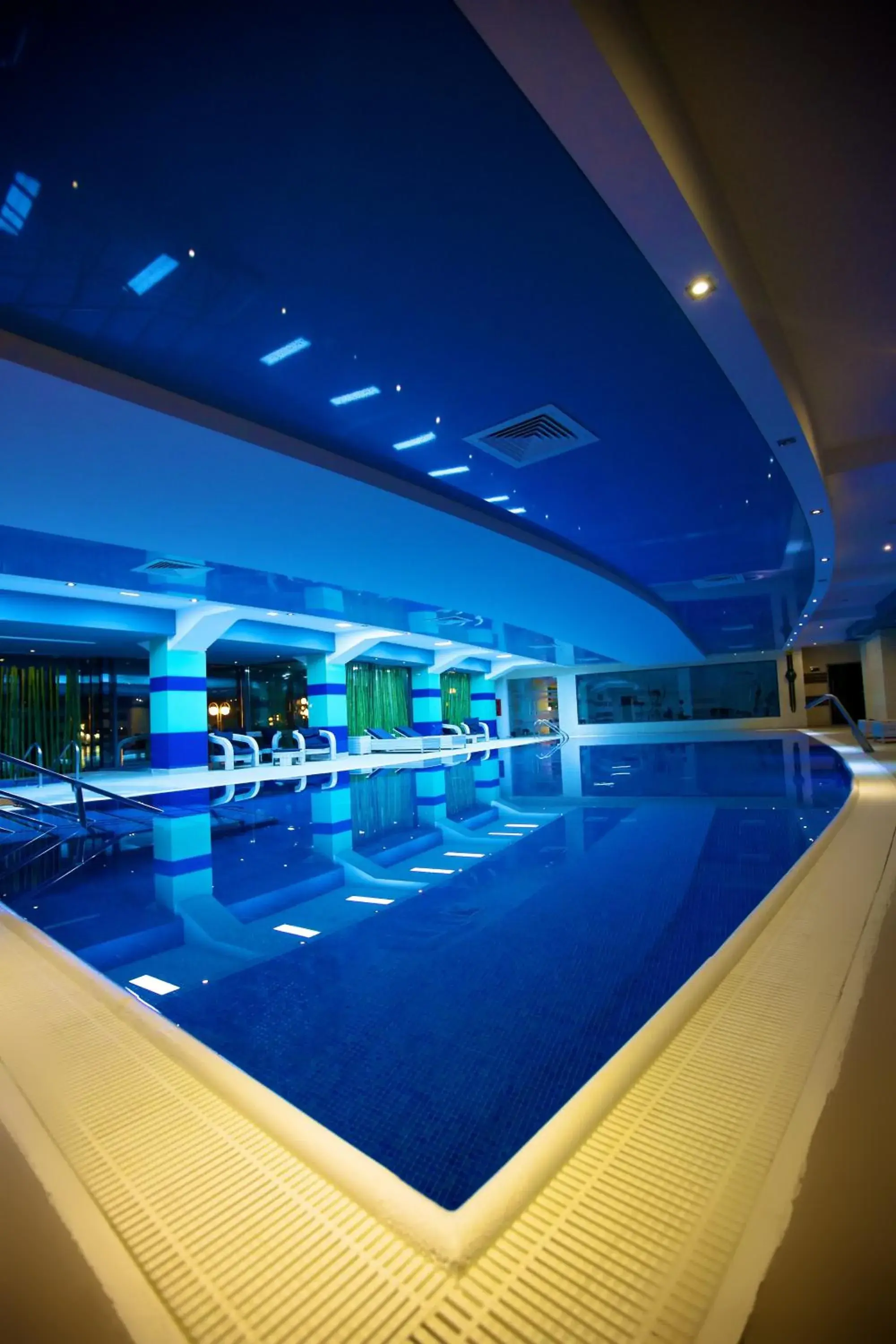 Swimming Pool in Hotel Delta 3