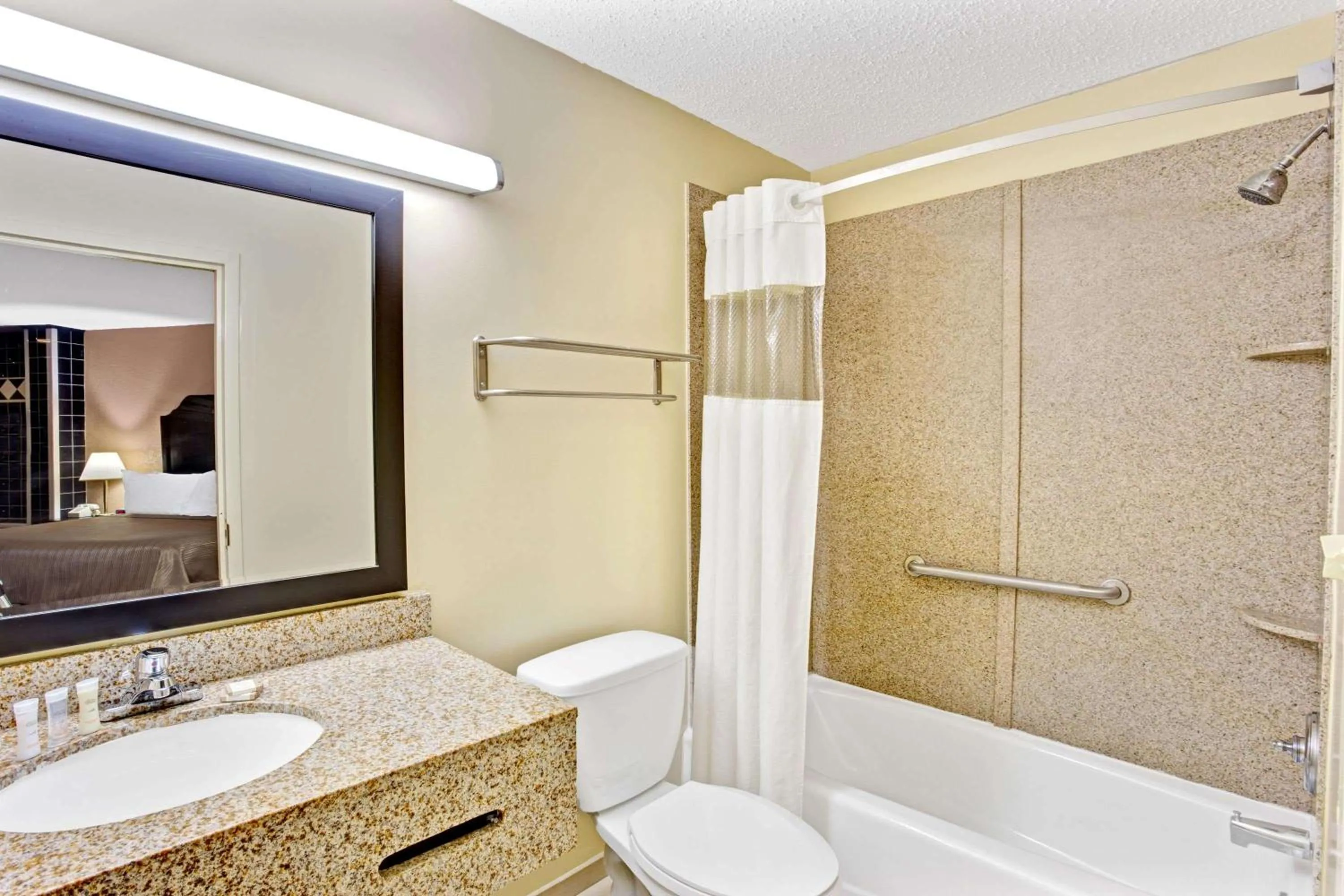 Bathroom in Howard Johnson by Wyndham Pikesville