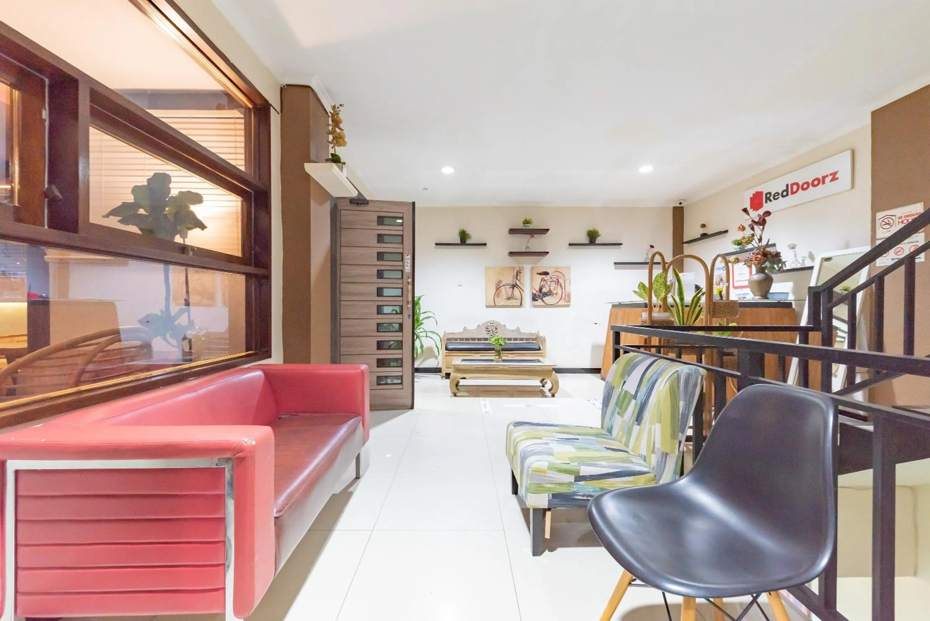 Lobby or reception in RedDoorz near Botani Square Mall
