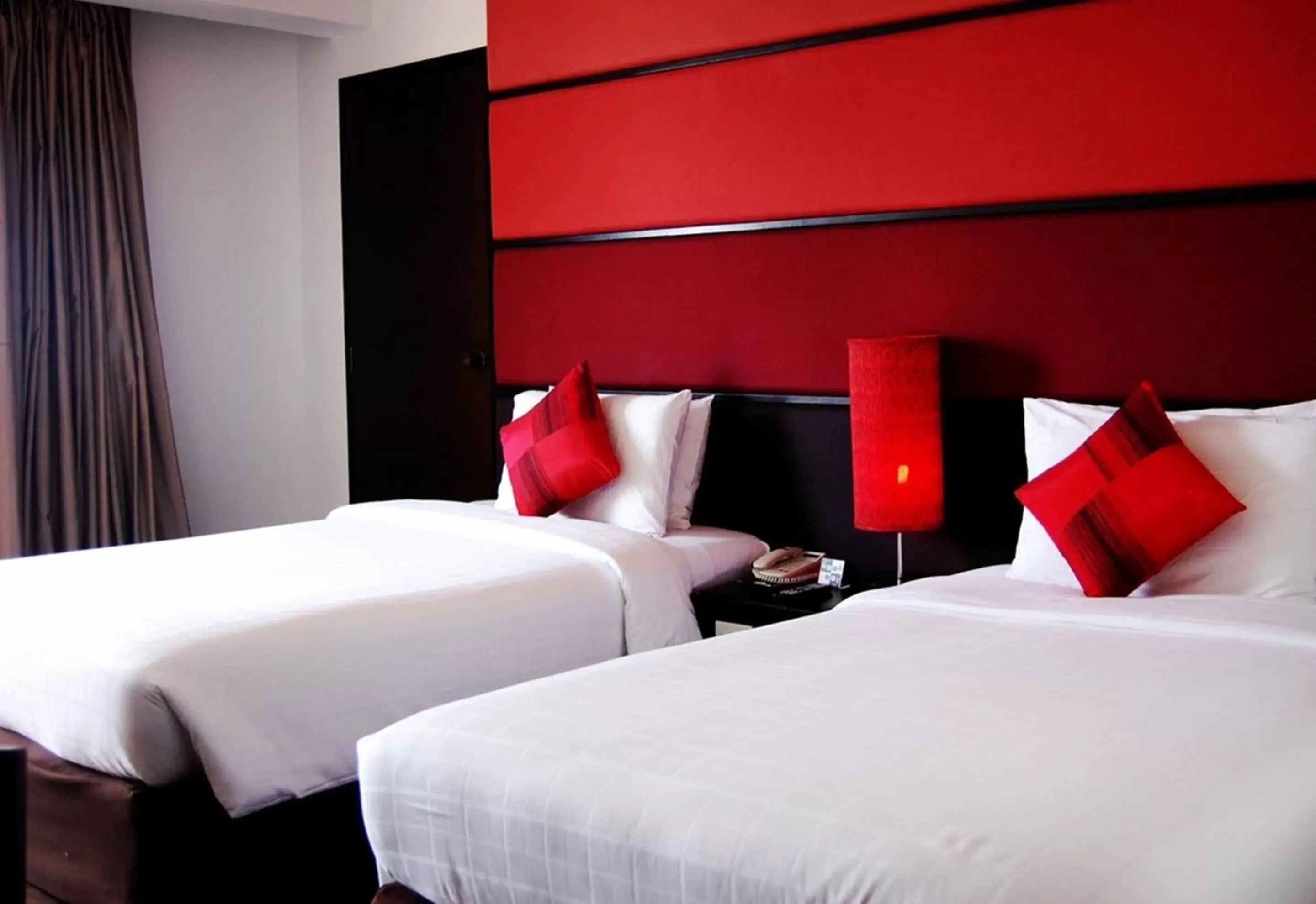 Bed in Sunbeam Hotel Pattaya - SHA Extra Plus