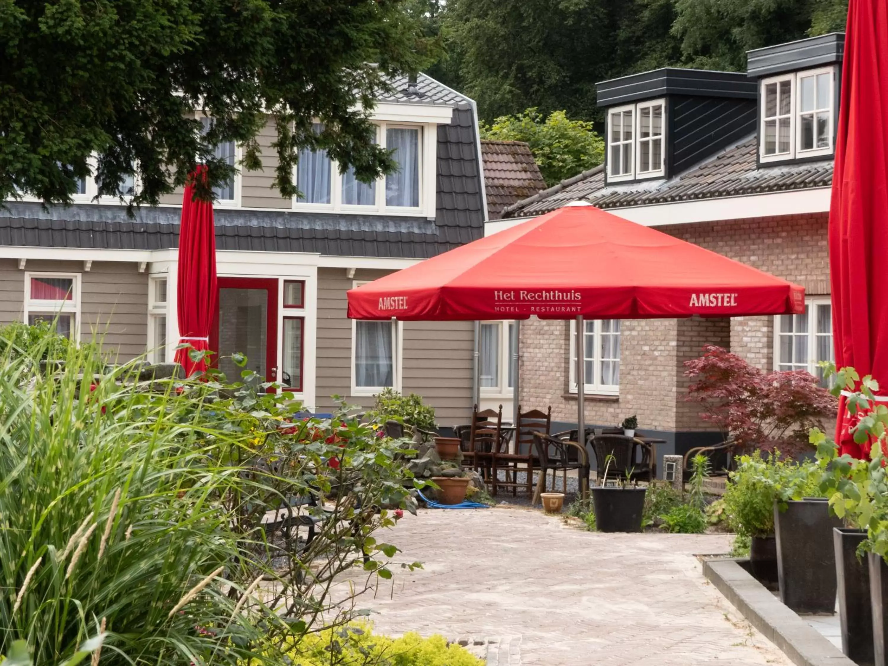 Garden in Hotel-Restaurant Het Rechthuis