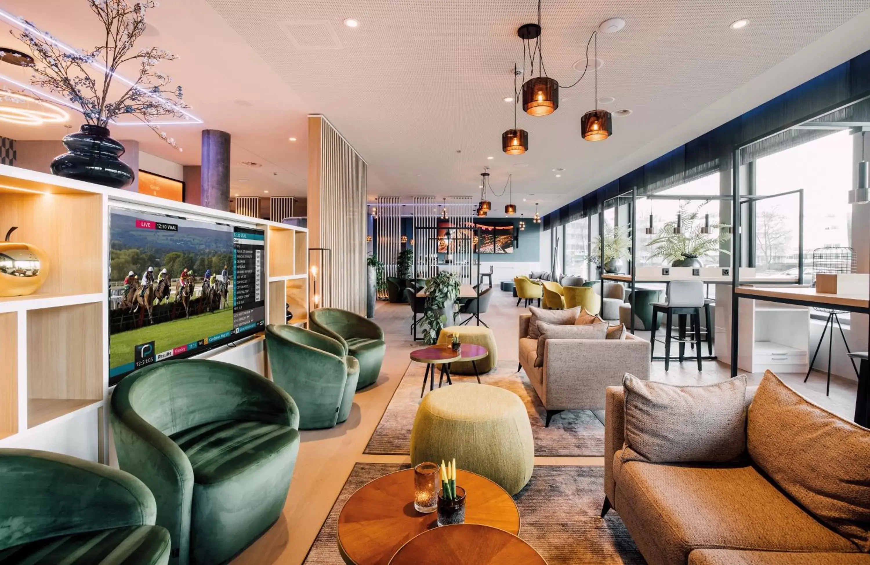 Lobby or reception, Lounge/Bar in Leonardo Hotel Zurich Airport