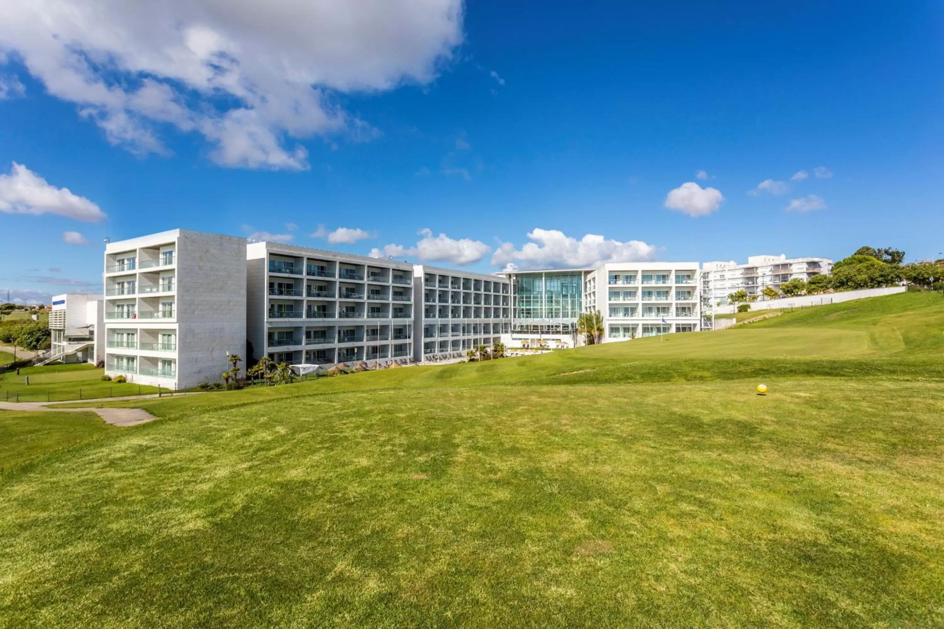 Property Building in Crowne Plaza - Caparica Lisbon