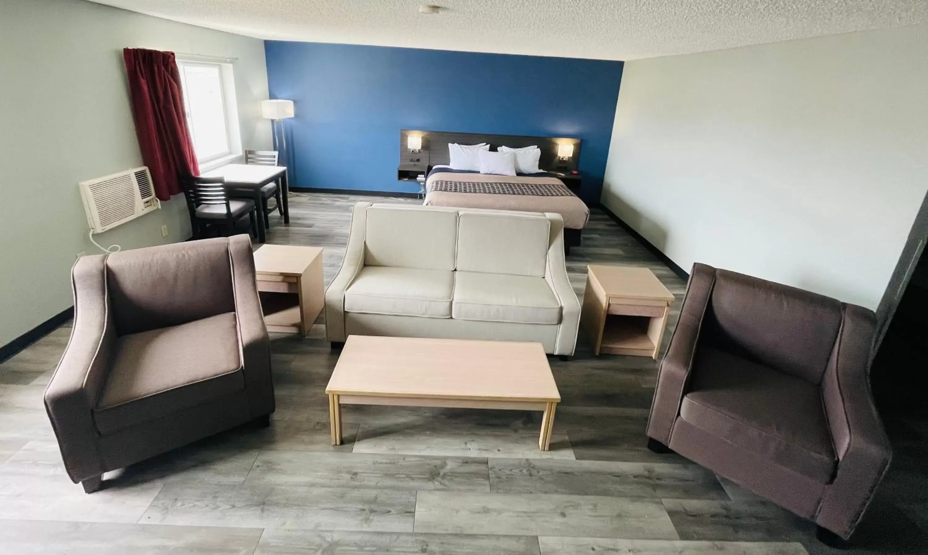 Seating Area in Americas Choice Inn & Suites