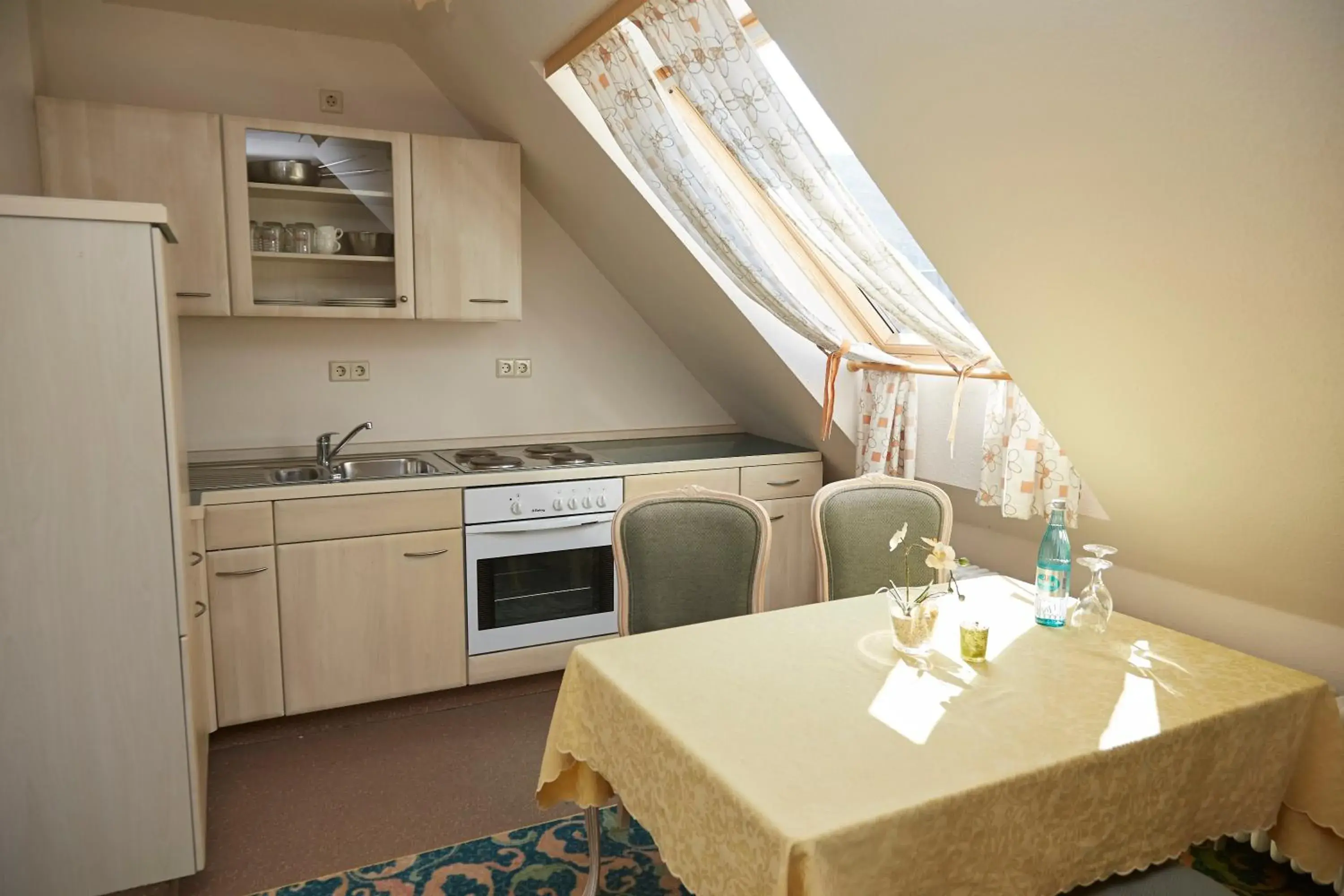 Photo of the whole room, Kitchen/Kitchenette in Flair Hotel Vier Jahreszeiten