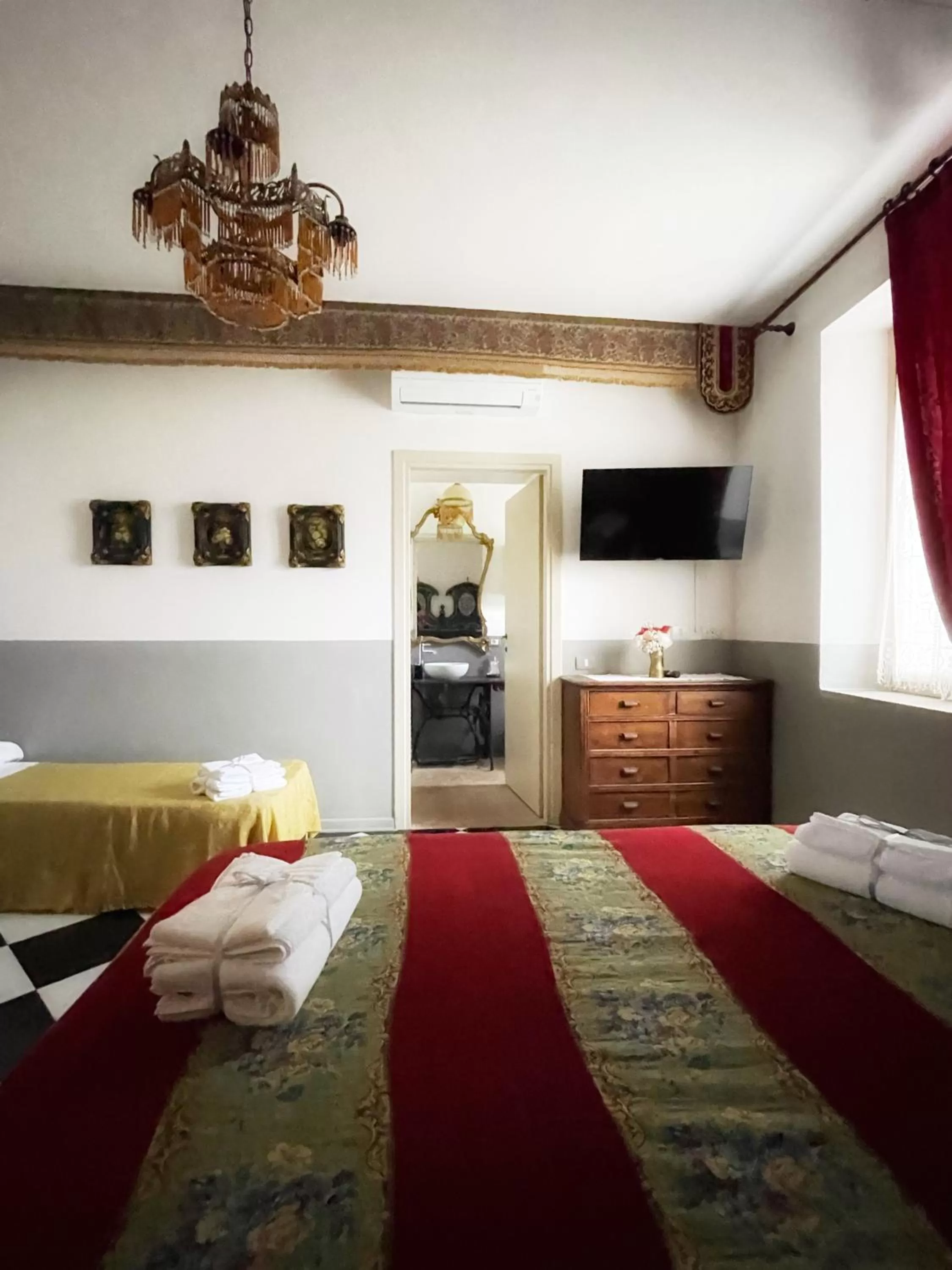 Photo of the whole room, Bed in Mapepa Village apartments