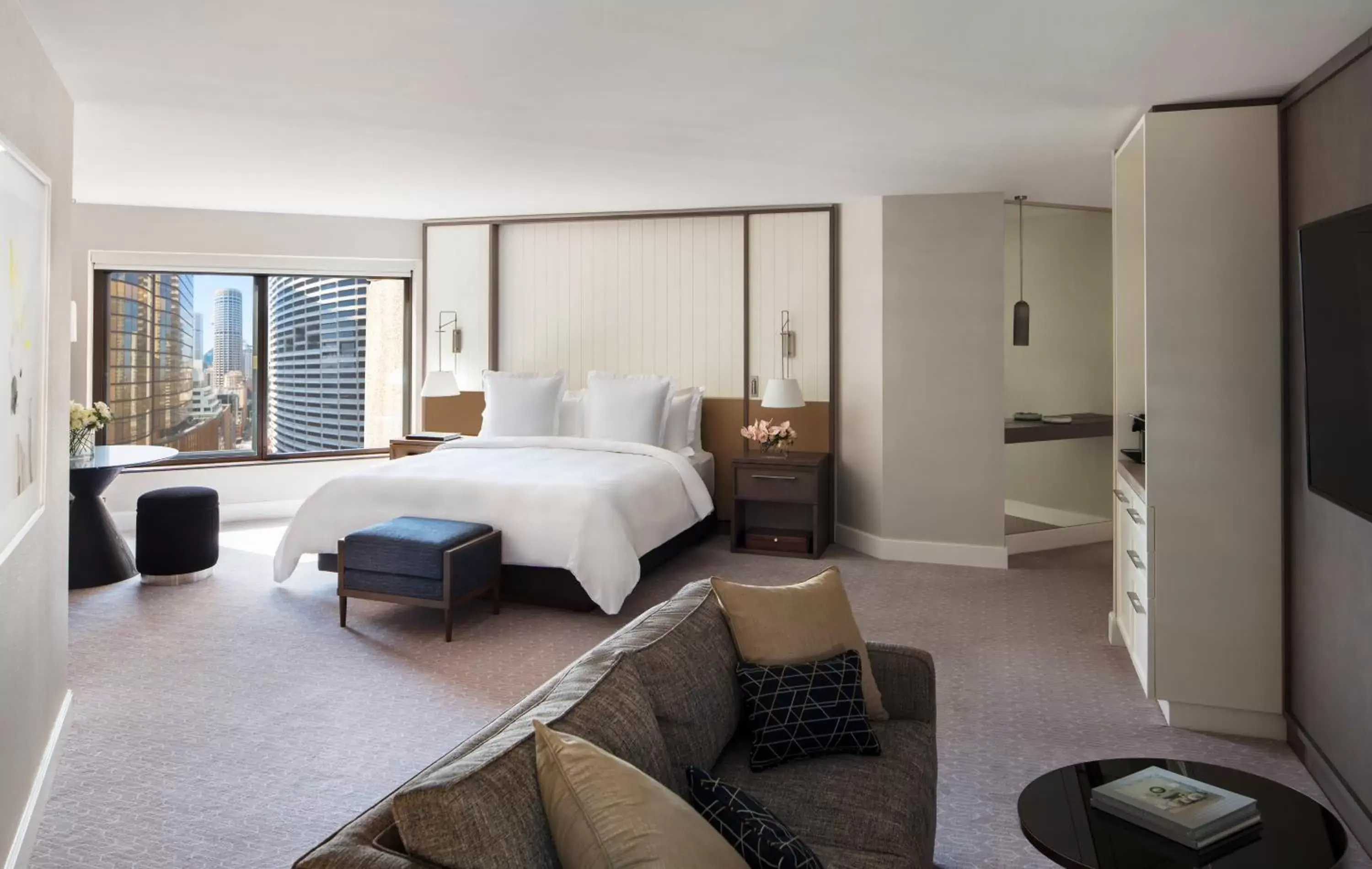 Bedroom in Four Seasons Hotel Sydney