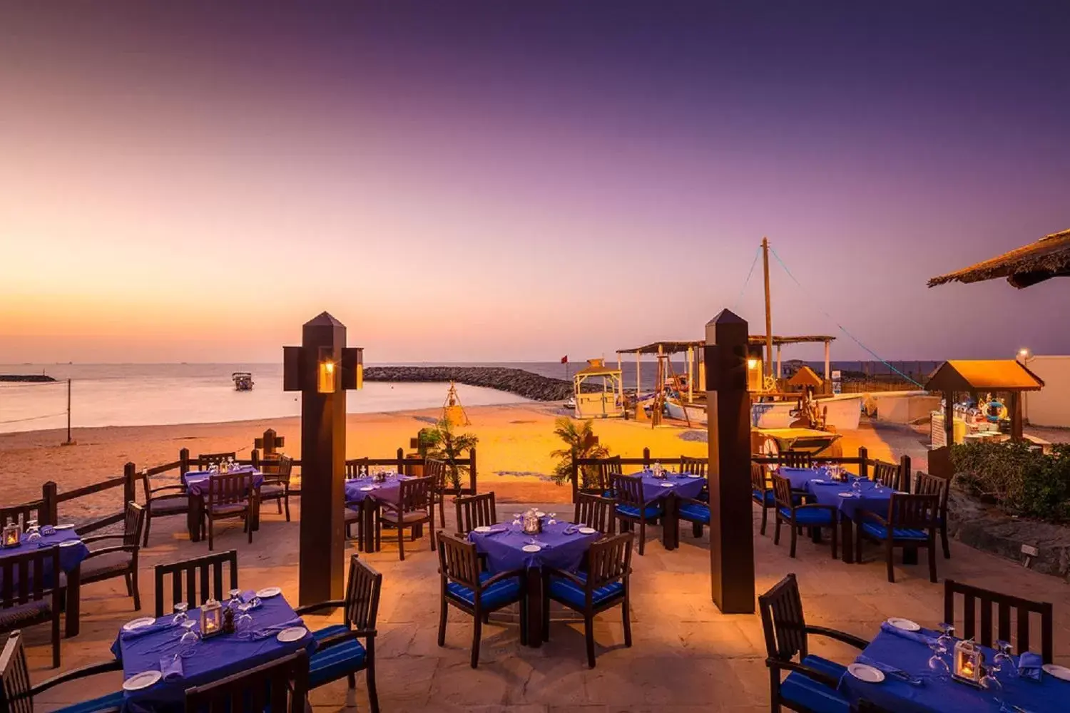 Restaurant/places to eat in Coral Beach Resort Sharjah