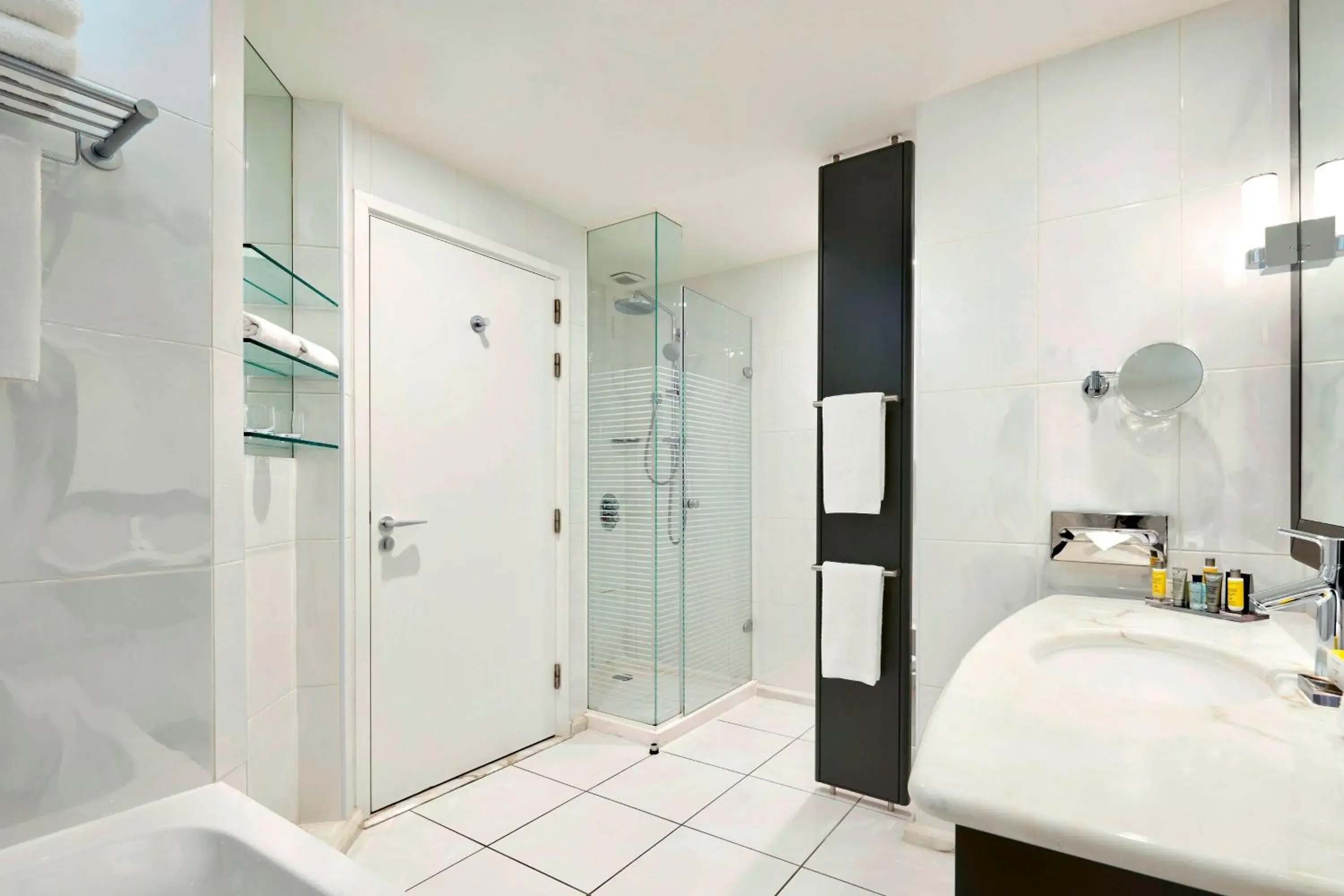 Bathroom in Lyon Marriott Hotel Cité Internationale