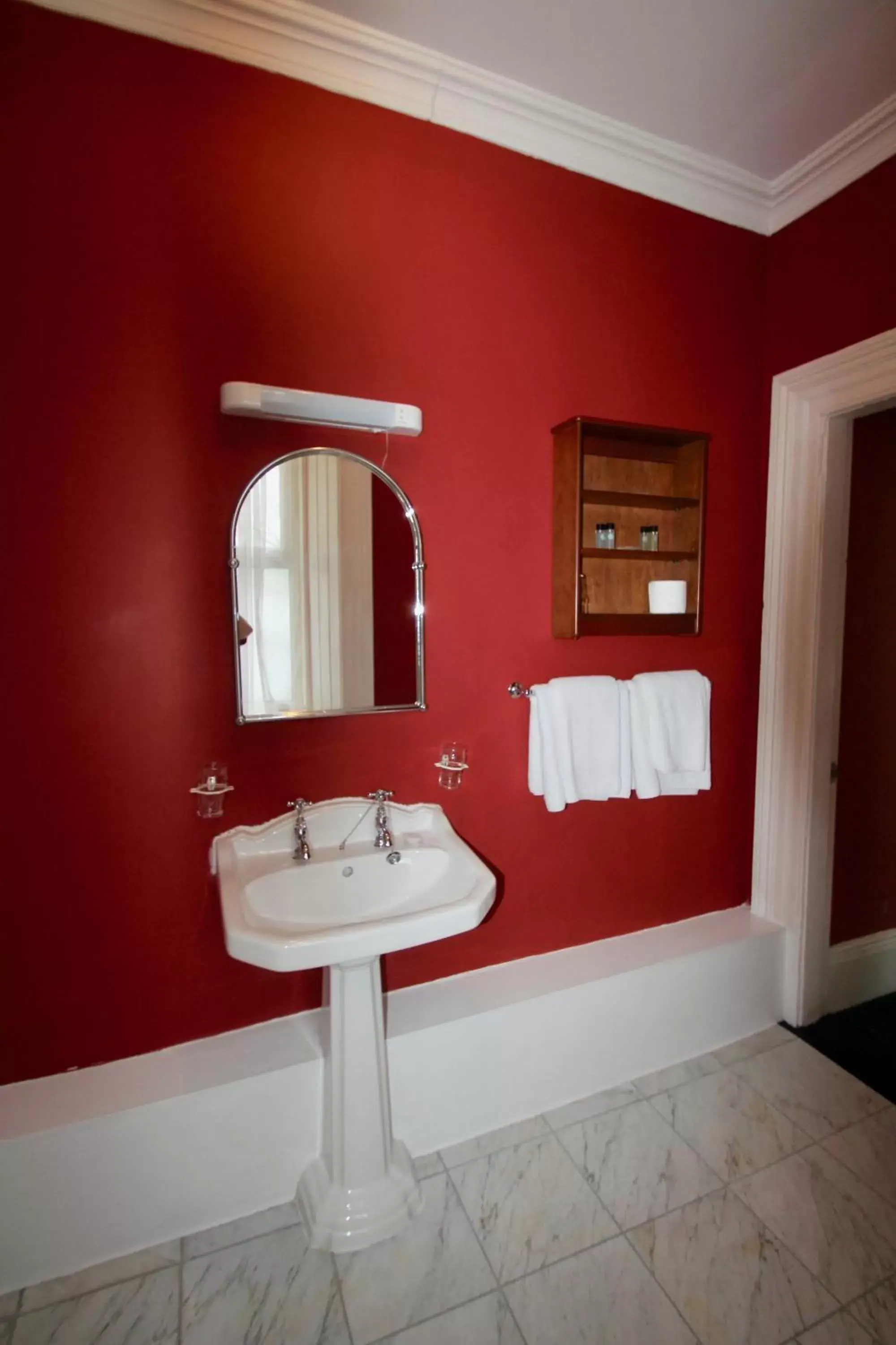 Bathroom in Foyles Hotel