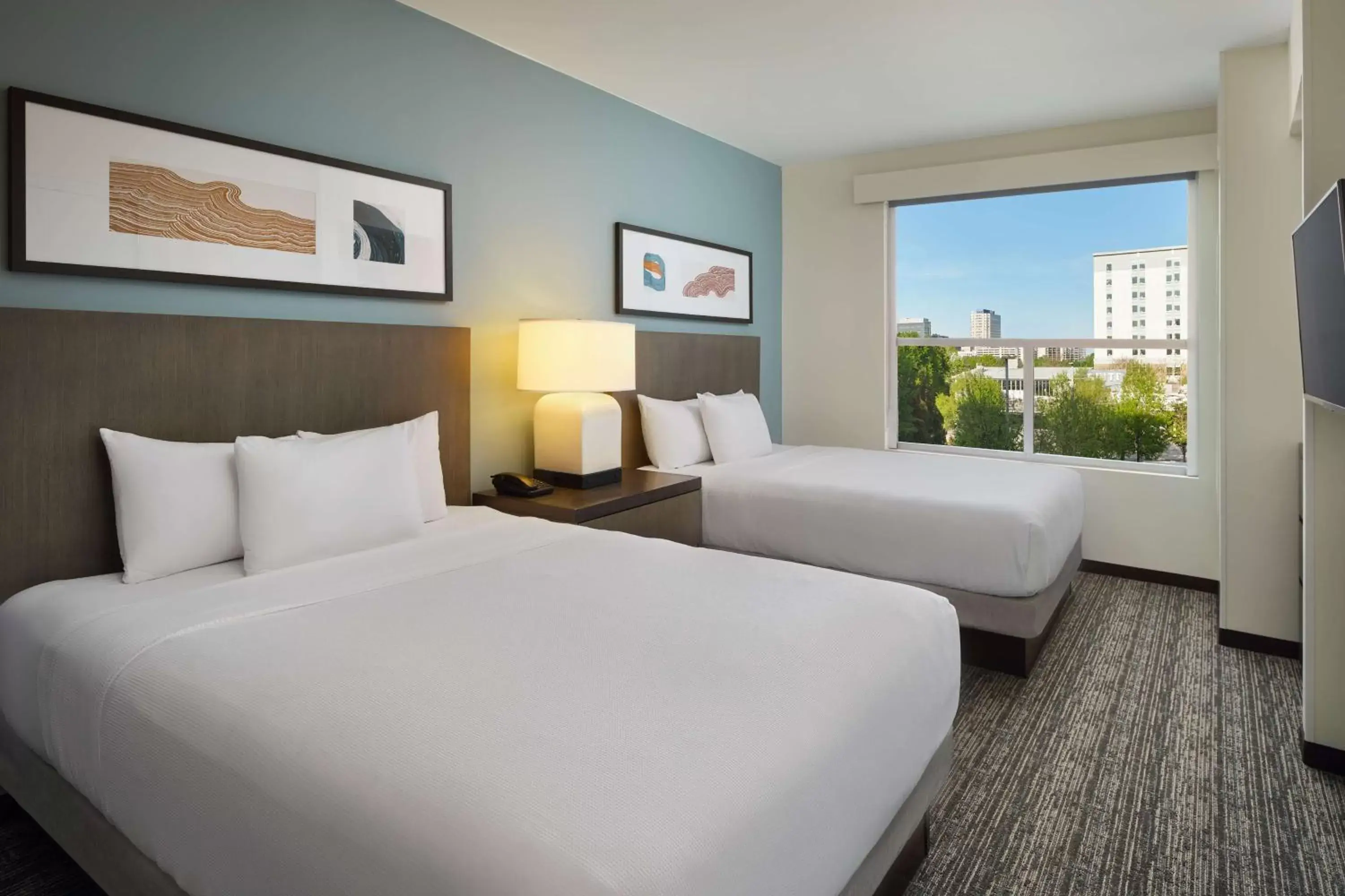 Photo of the whole room, Bed in Hyatt House Atlanta Downtown