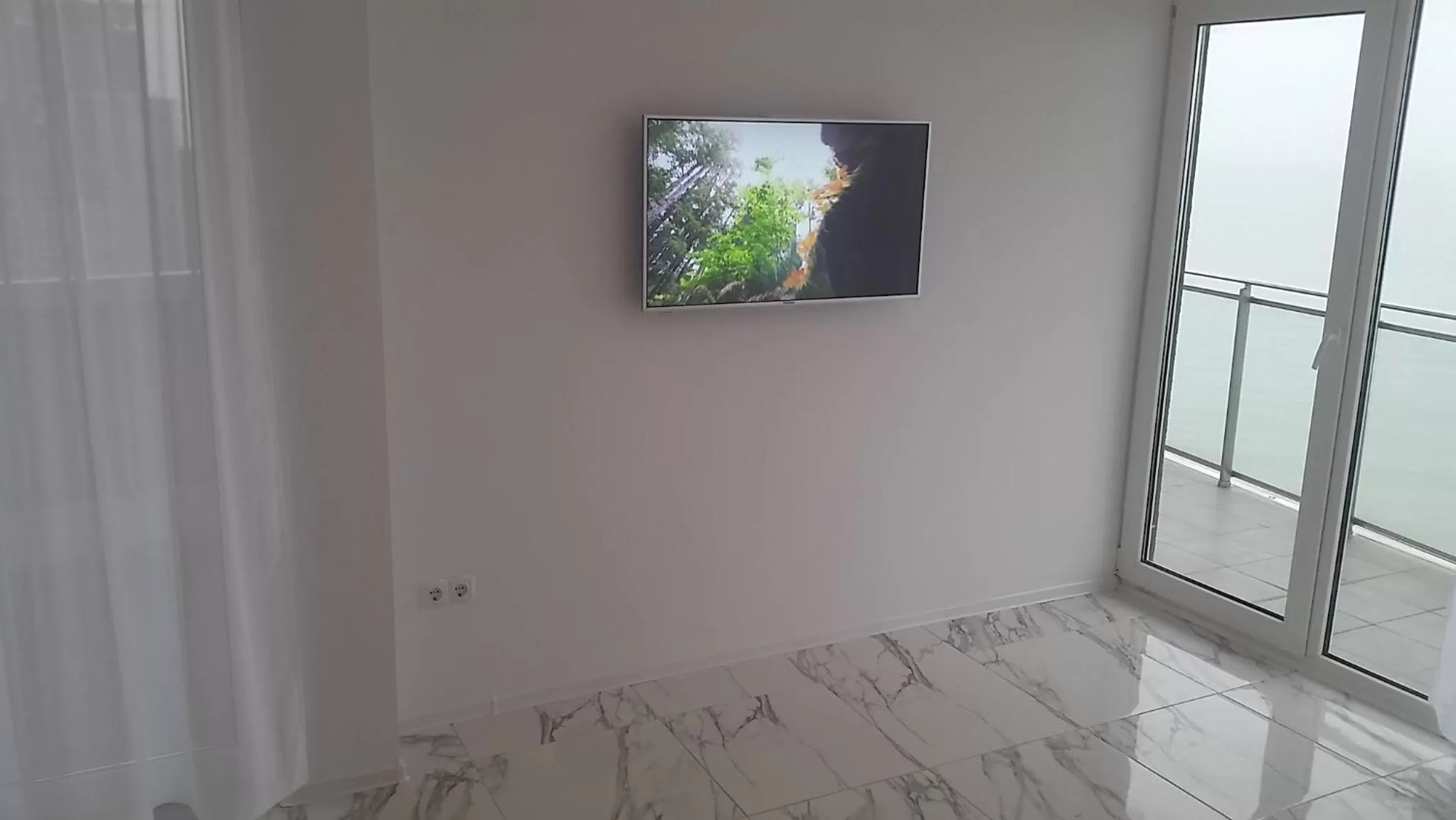 TV and multimedia, TV/Entertainment Center in PURE WELLNESS SEA-VIEW Beluga & Dolphin Luxury HOTEL apartments