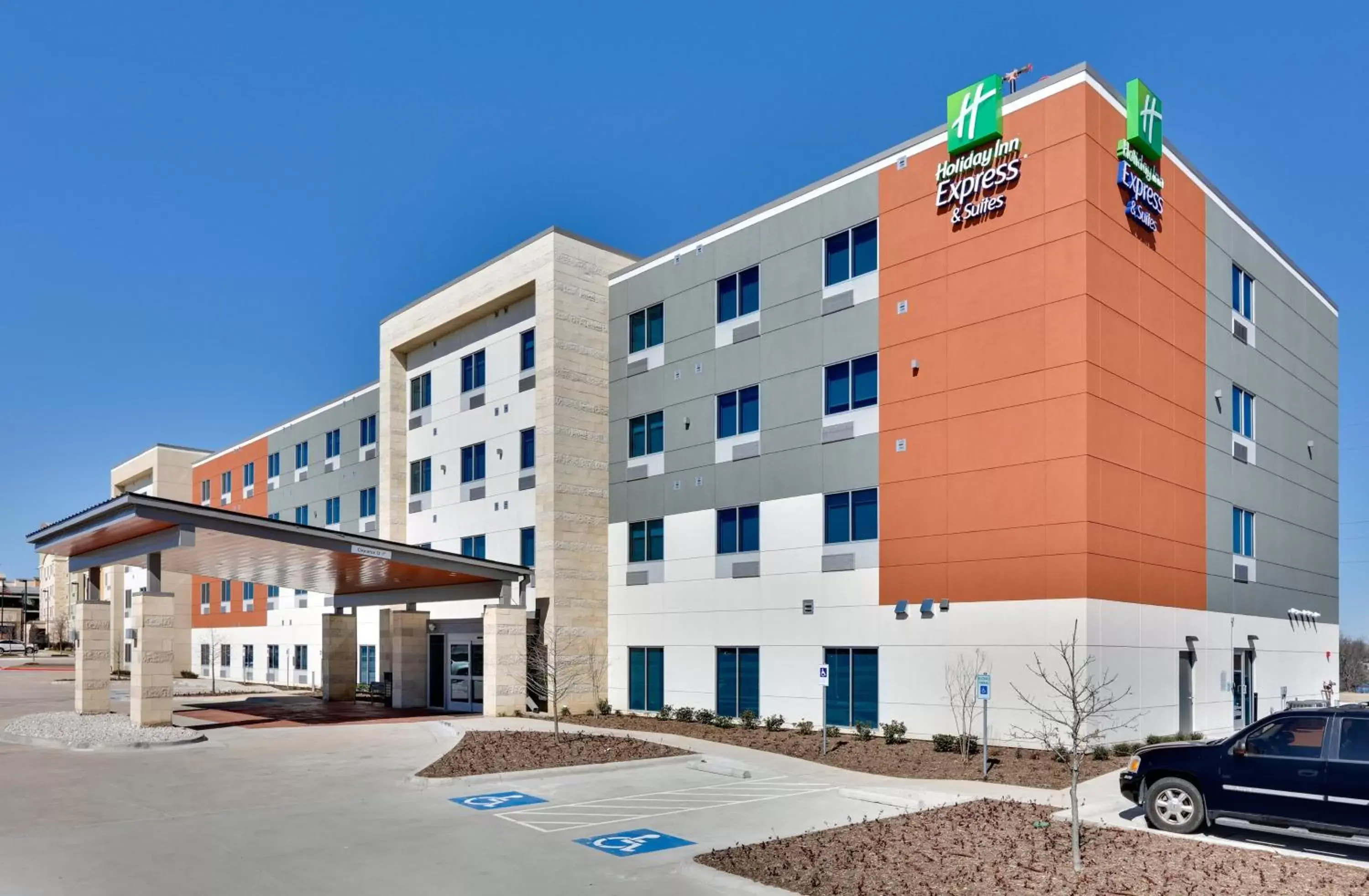 Property Building in Holiday Inn Express & Suites Plano East - Richardson, an IHG Hotel