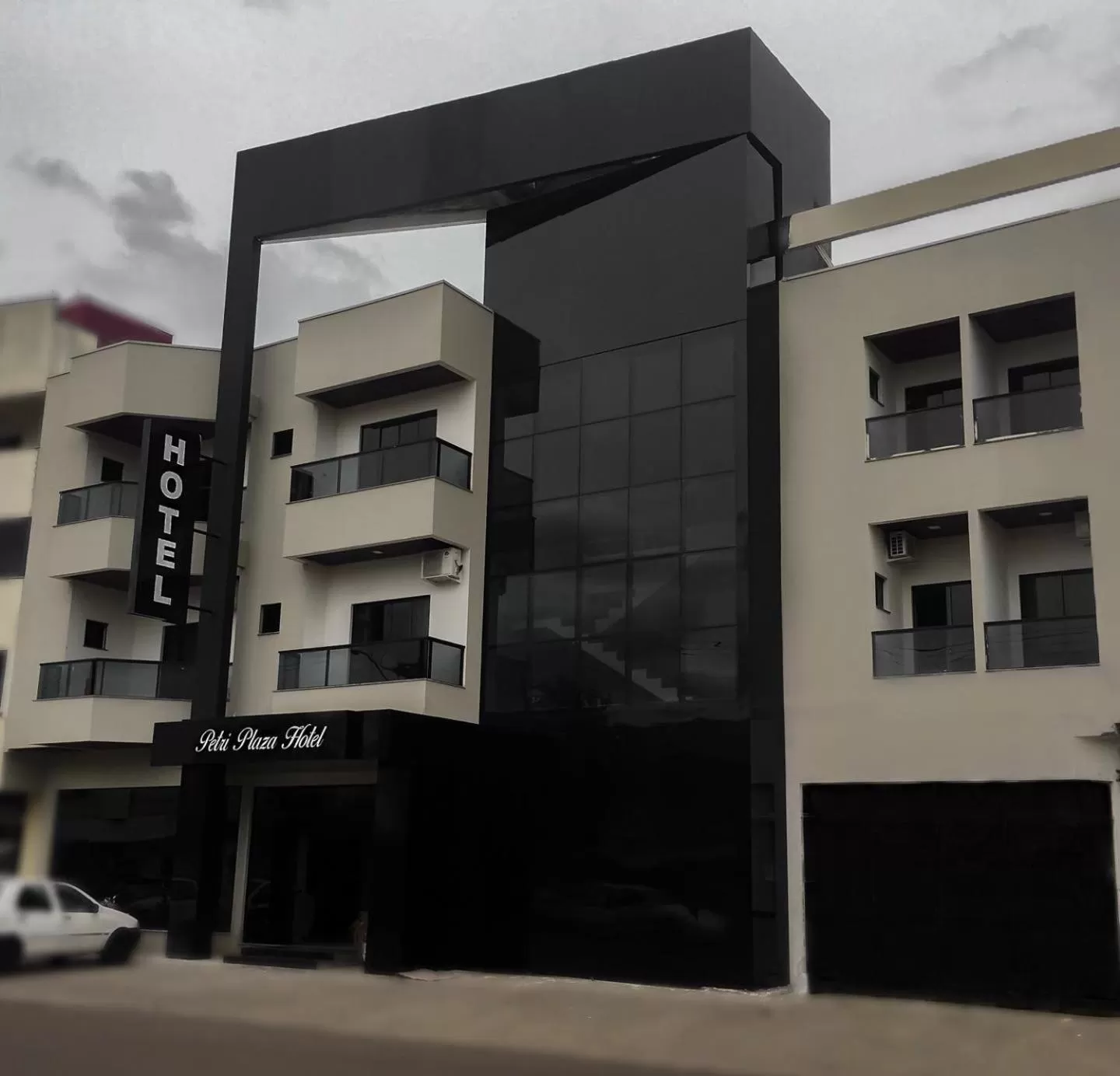 Property building in Petri Plaza Hotel