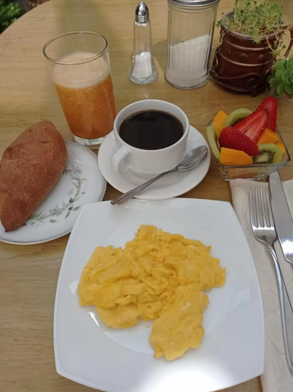 Food in Hotel Azul de la Plaza by Chat Noir