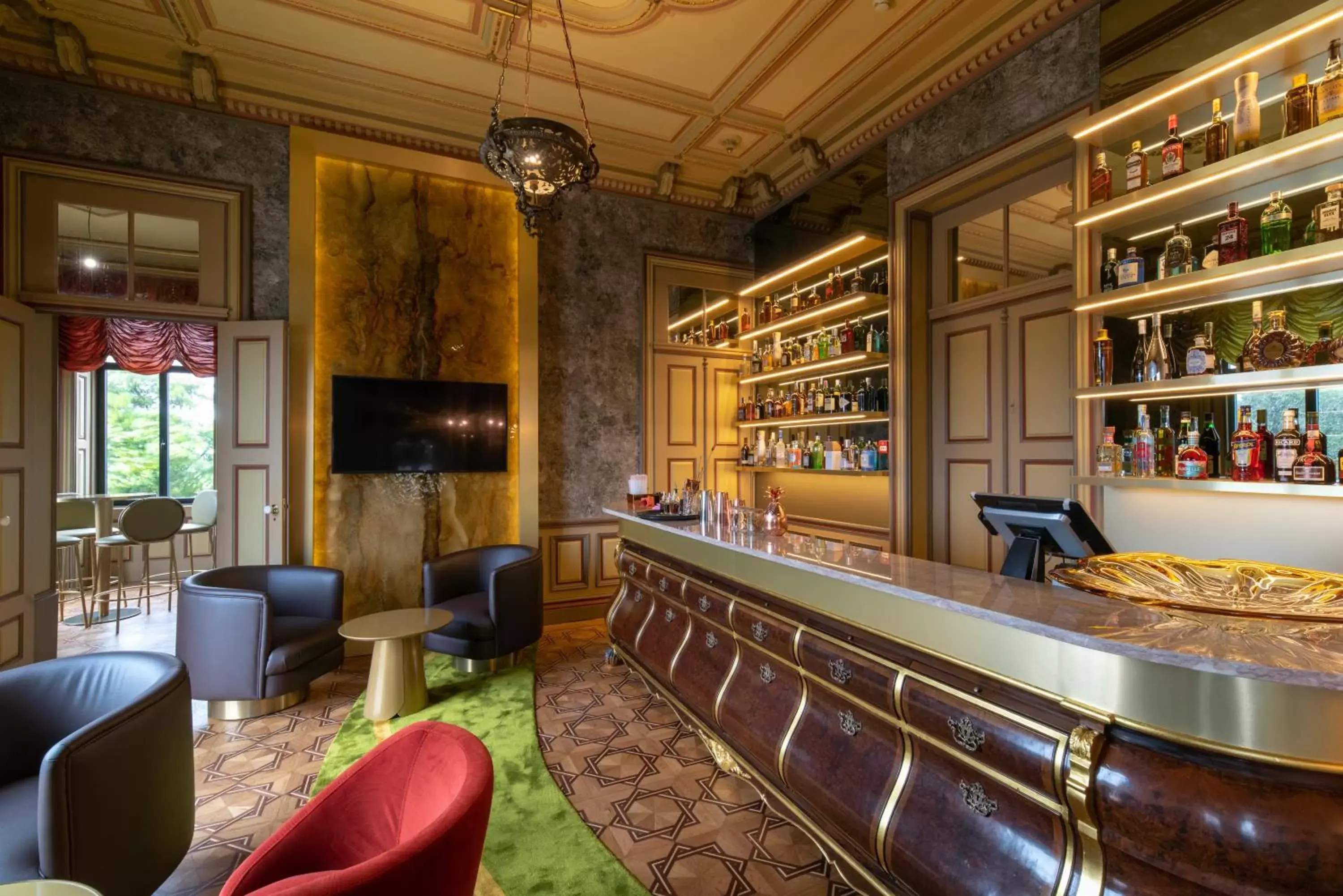 Alcoholic drinks, Lounge/Bar in Vila Foz Hotel & SPA - member of Design Hotels