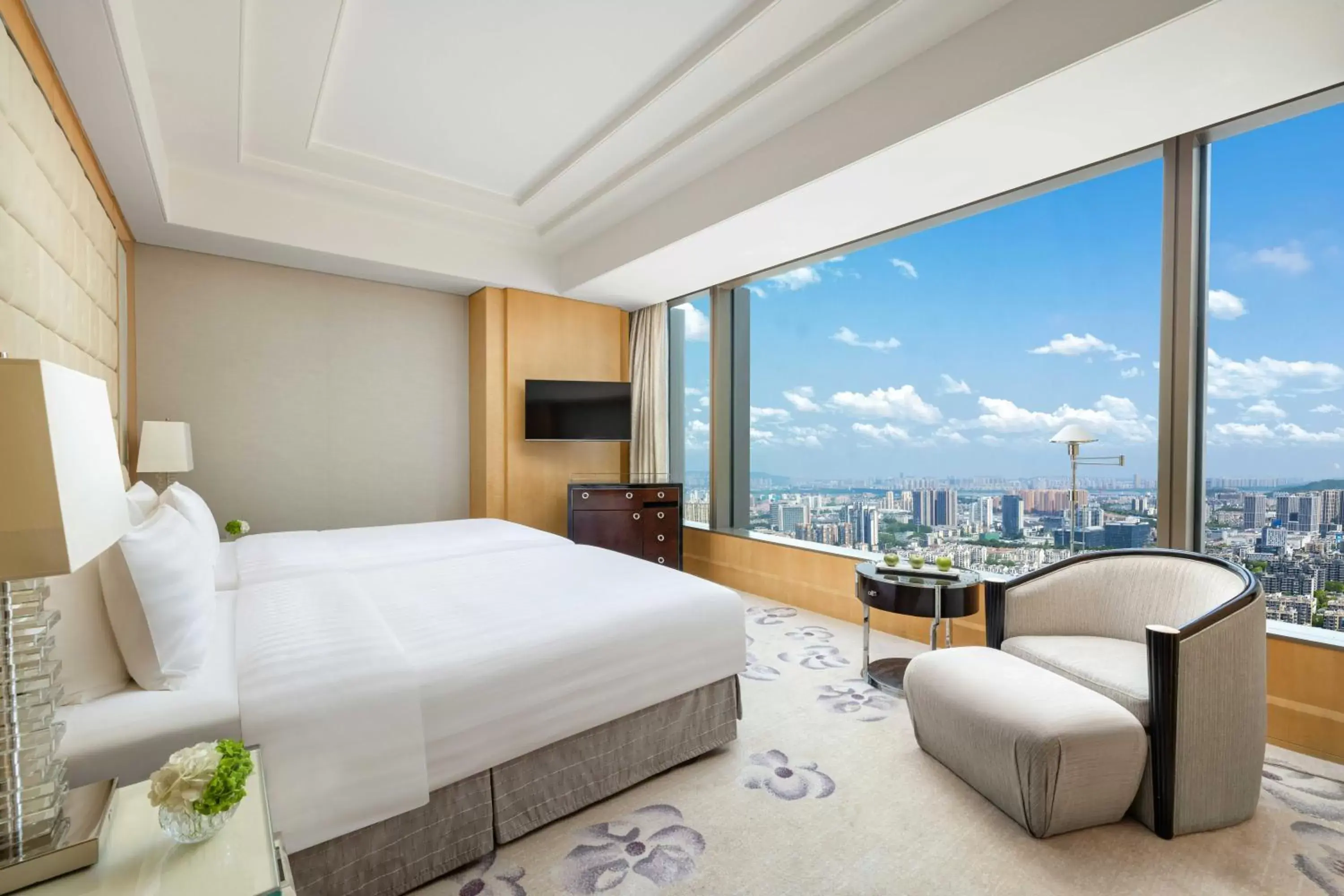 Photo of the whole room in Shangri-La Nanjing