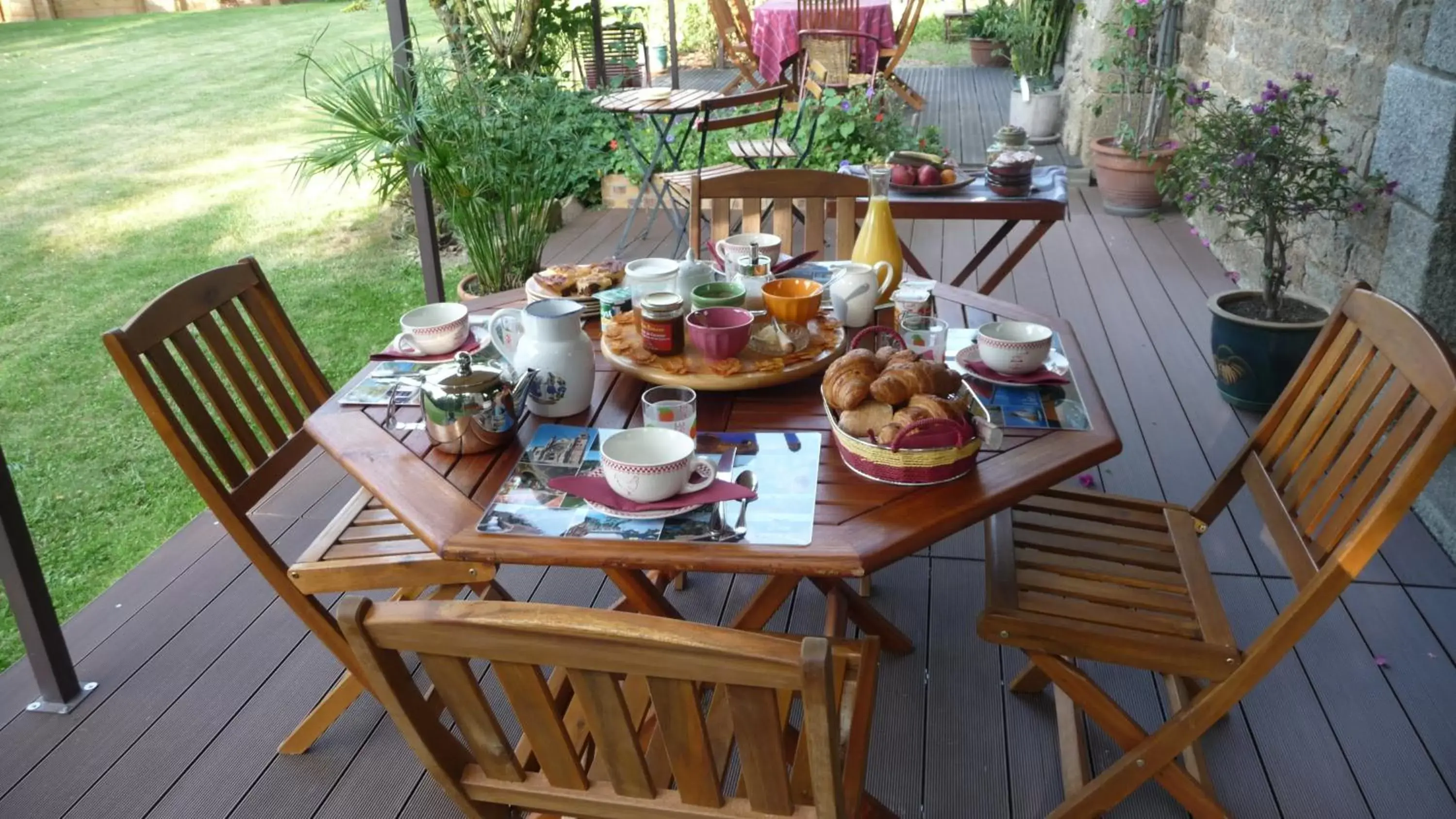 Patio in Chambres d'hôtes Le Bas Rassinoux