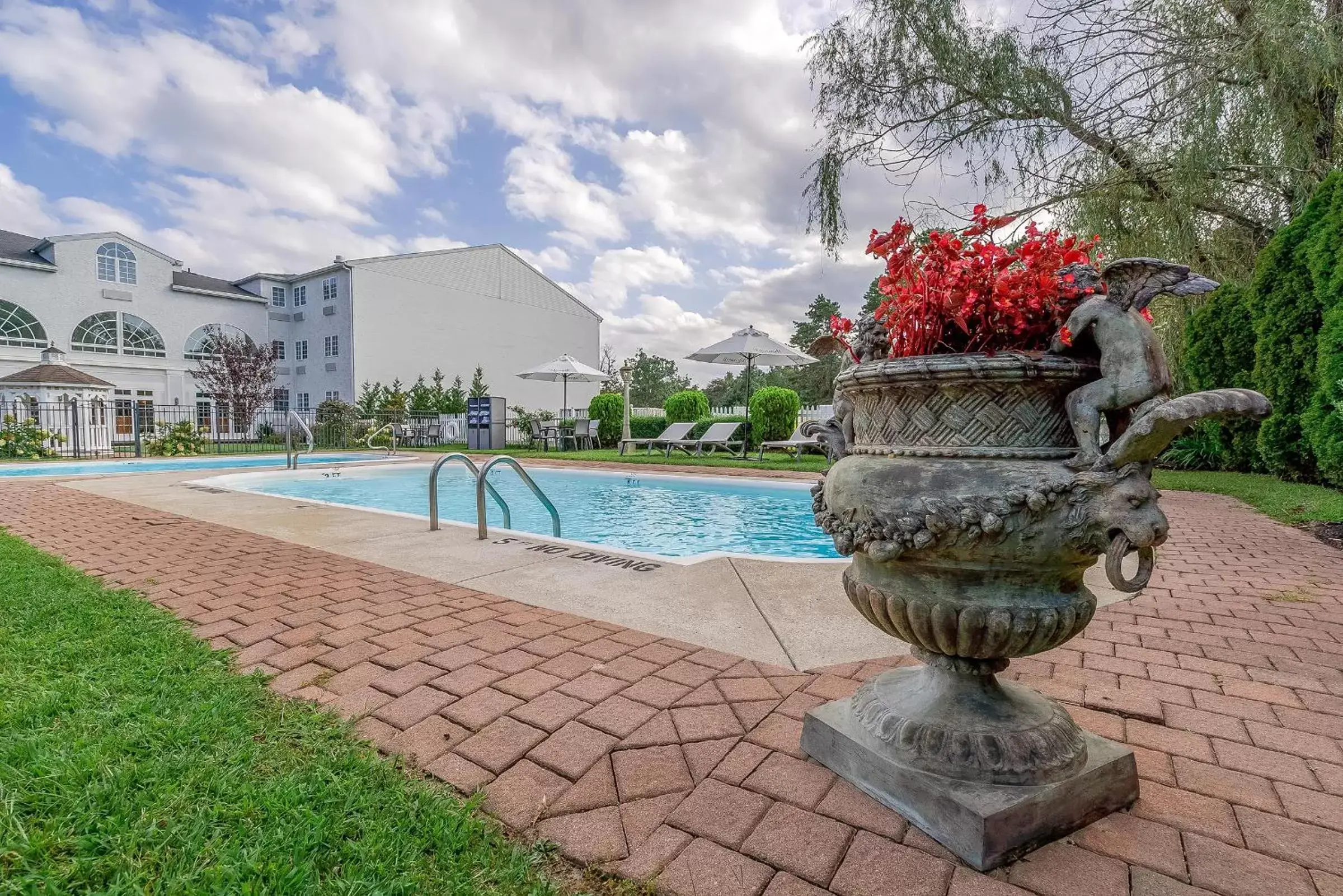 Swimming Pool in Chateau Renault