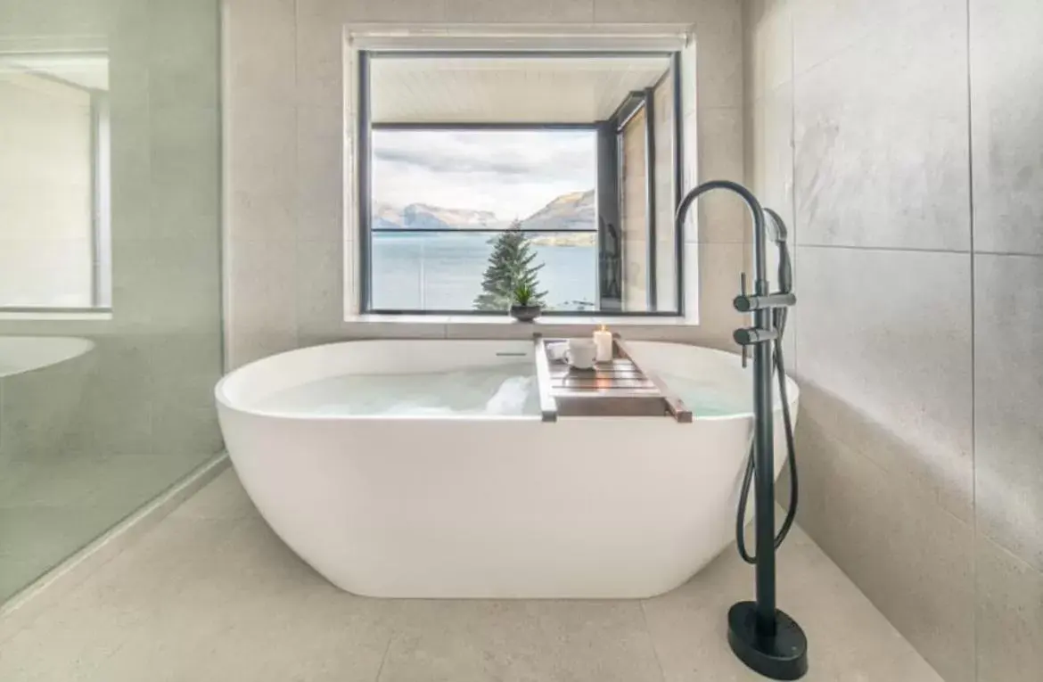 Bathroom in Kamana Lakehouse