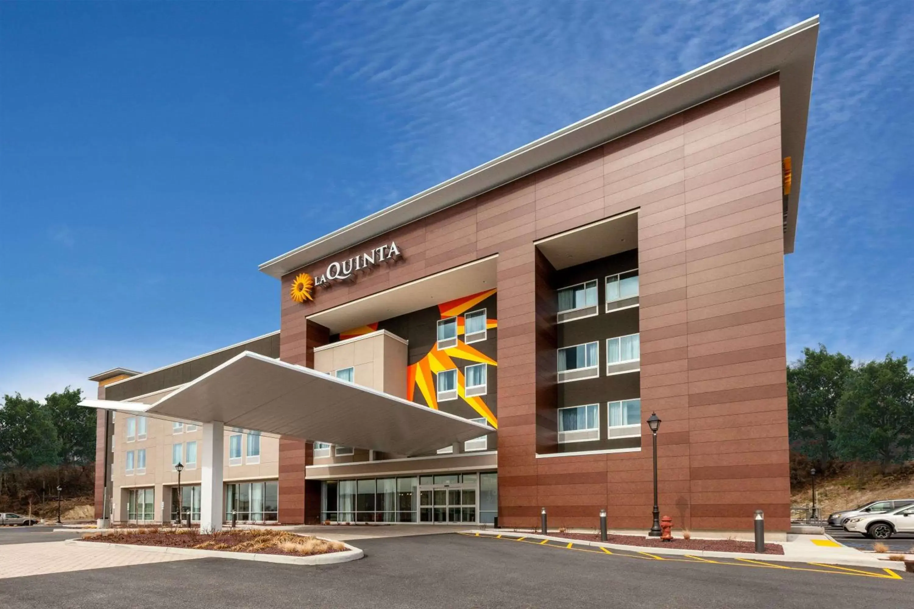 Property building in La Quinta Inn & Suites by Wyndham Middletown-Goshen Property building in La Quinta Inn & Suites by Wyndham Middletown-Goshen