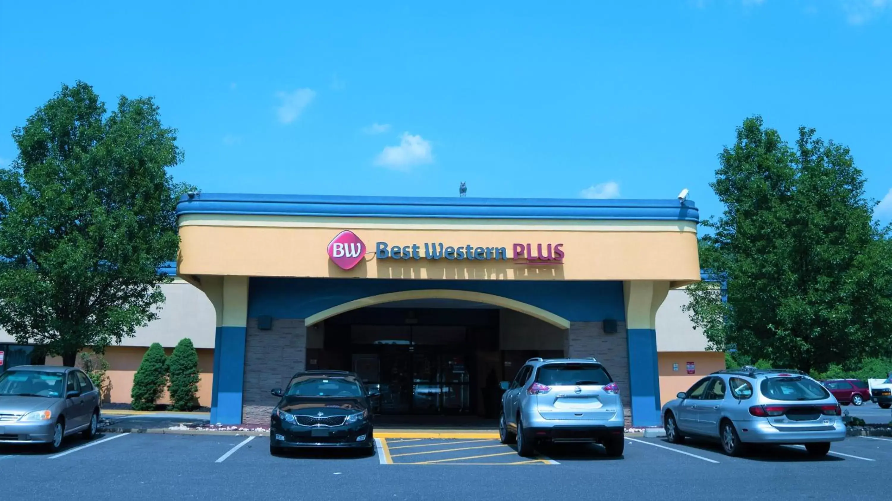 Facade/entrance in Best Western Plus Philadelphia Bensalem Hotel