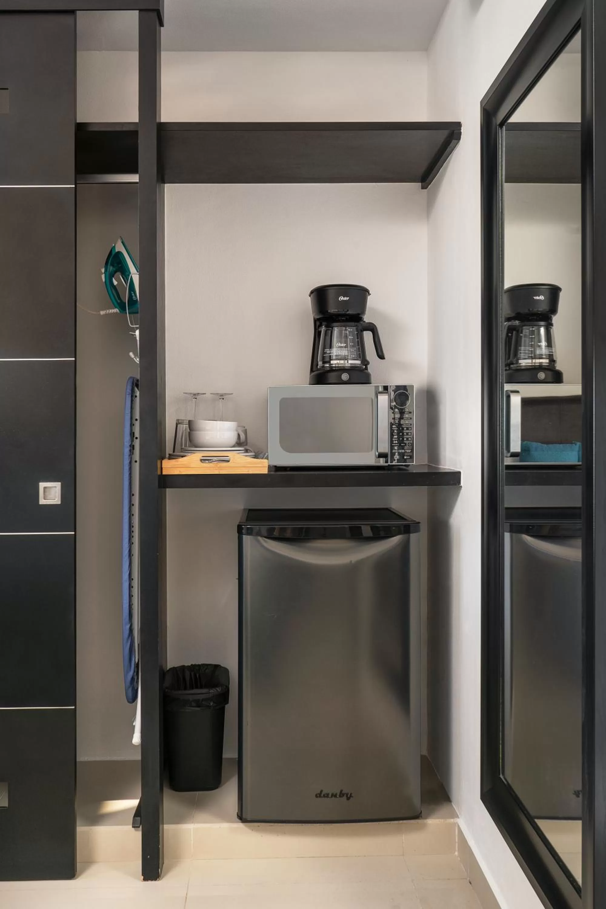 Coffee/tea facilities in Suites Malecon Cancun