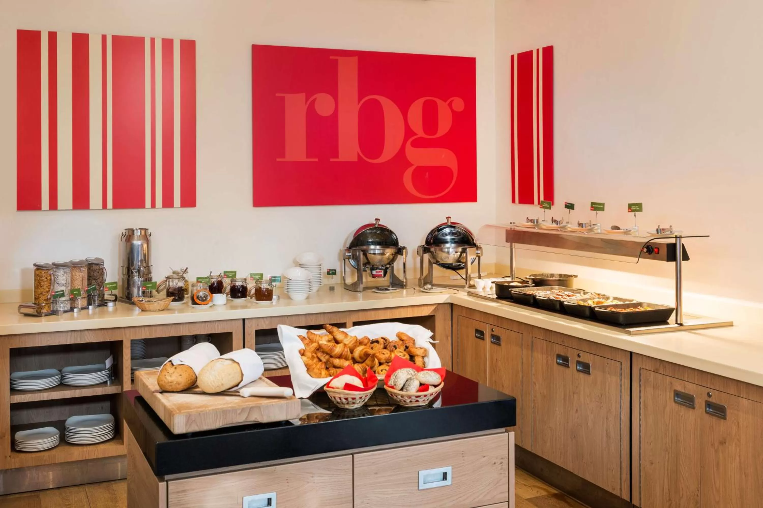 Restaurant/places to eat in Park Inn by Radisson Palace