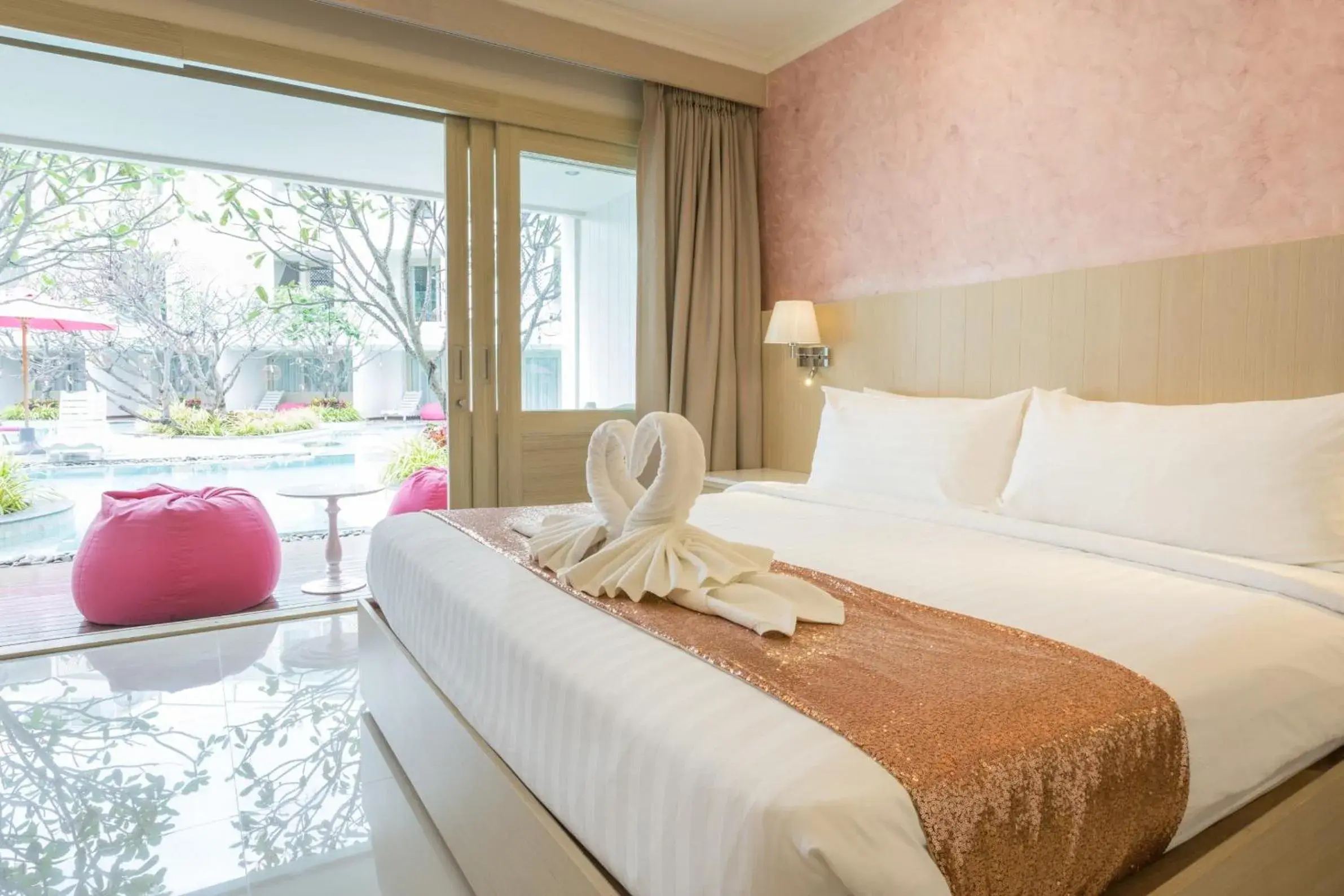 Staff, Bed in The Sea Cret Hua Hin Hotel
