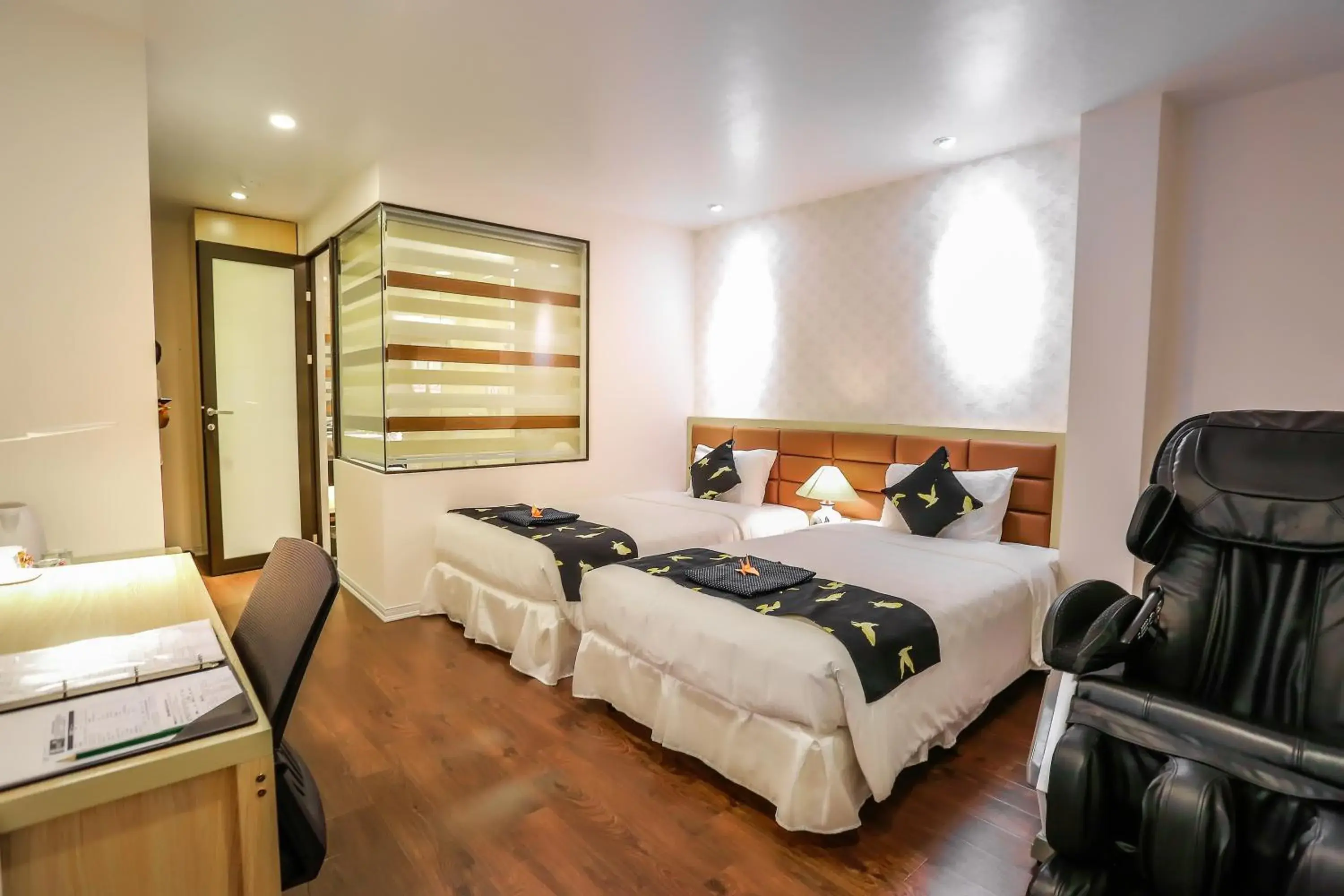 Bed in Momizi Business Hotel